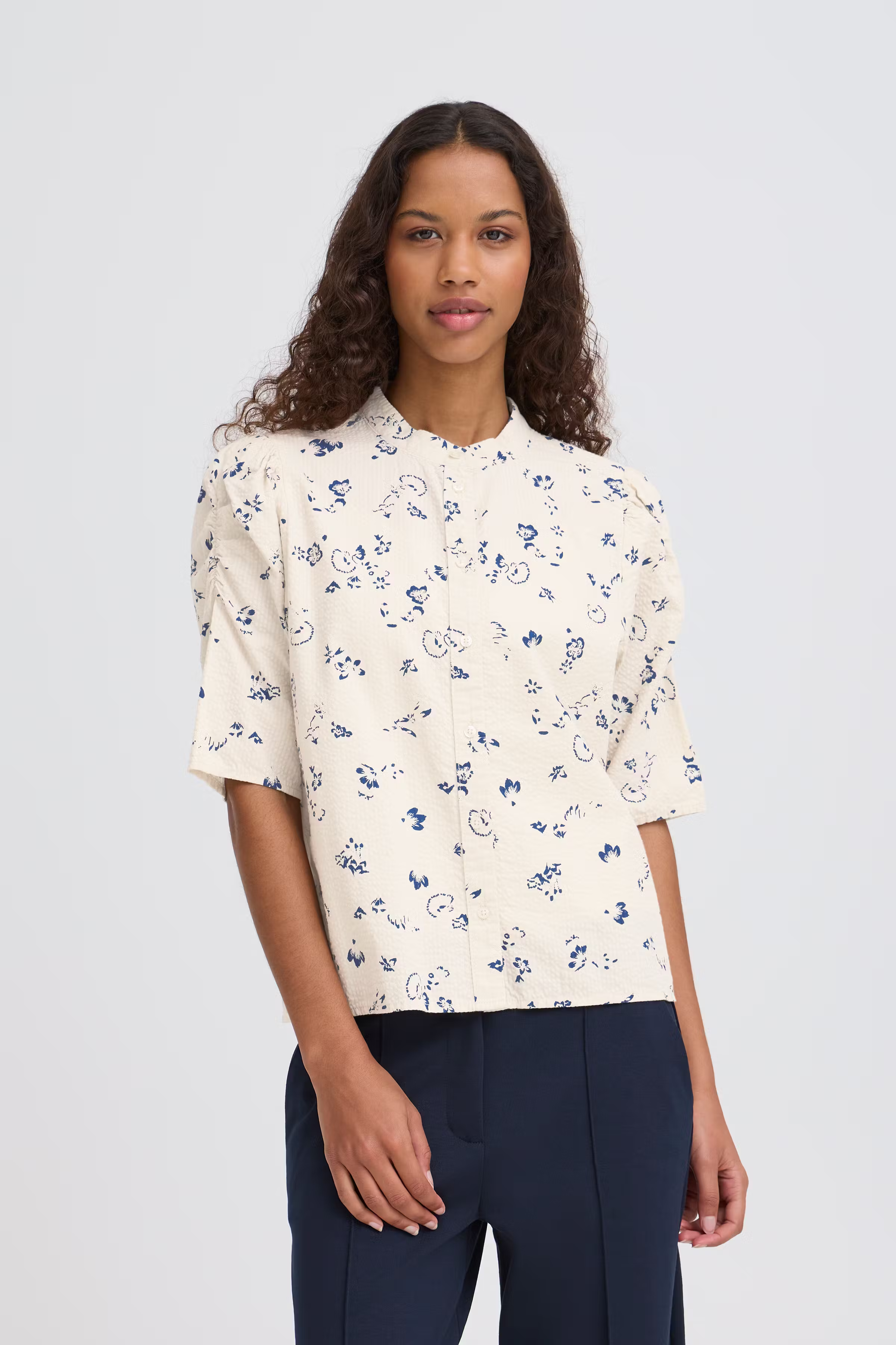 IHQWINA Skjorte LOOKBOOK FRONT 20125169-900004167