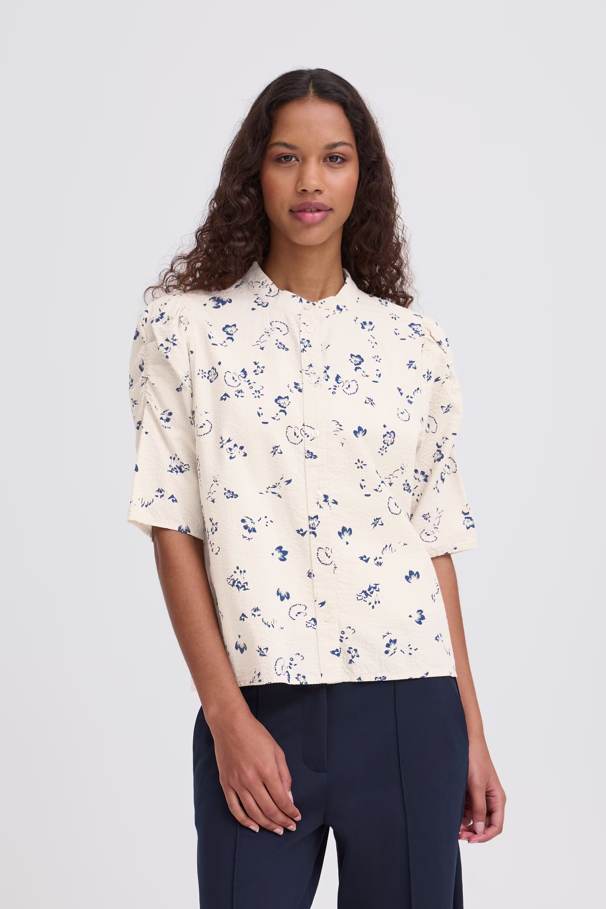 IHQWINA Skjorte LOOKBOOK FRONT 20125169-900004167