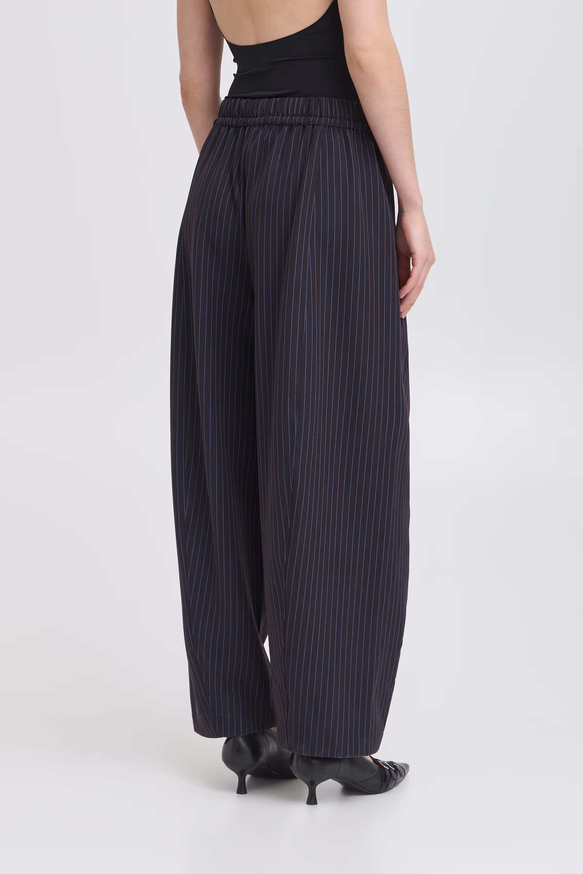 IXTRINE Hose LOOKBOOK BACK 20123490-194020