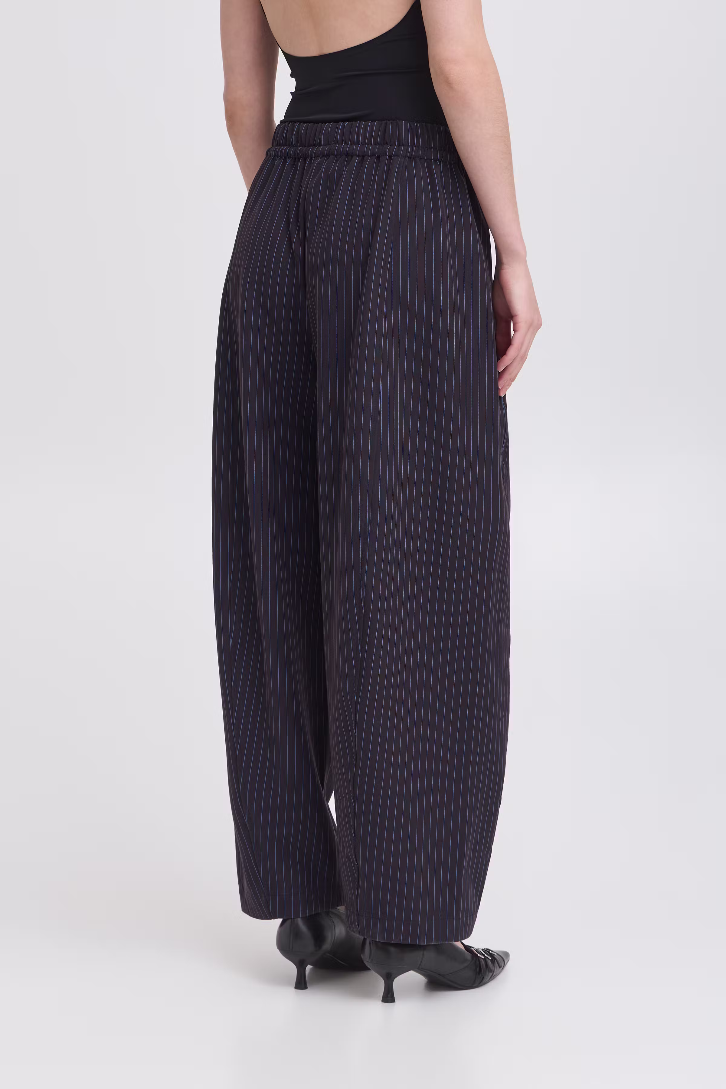 IXTRINE pants LOOKBOOK BACK 20123490-194020