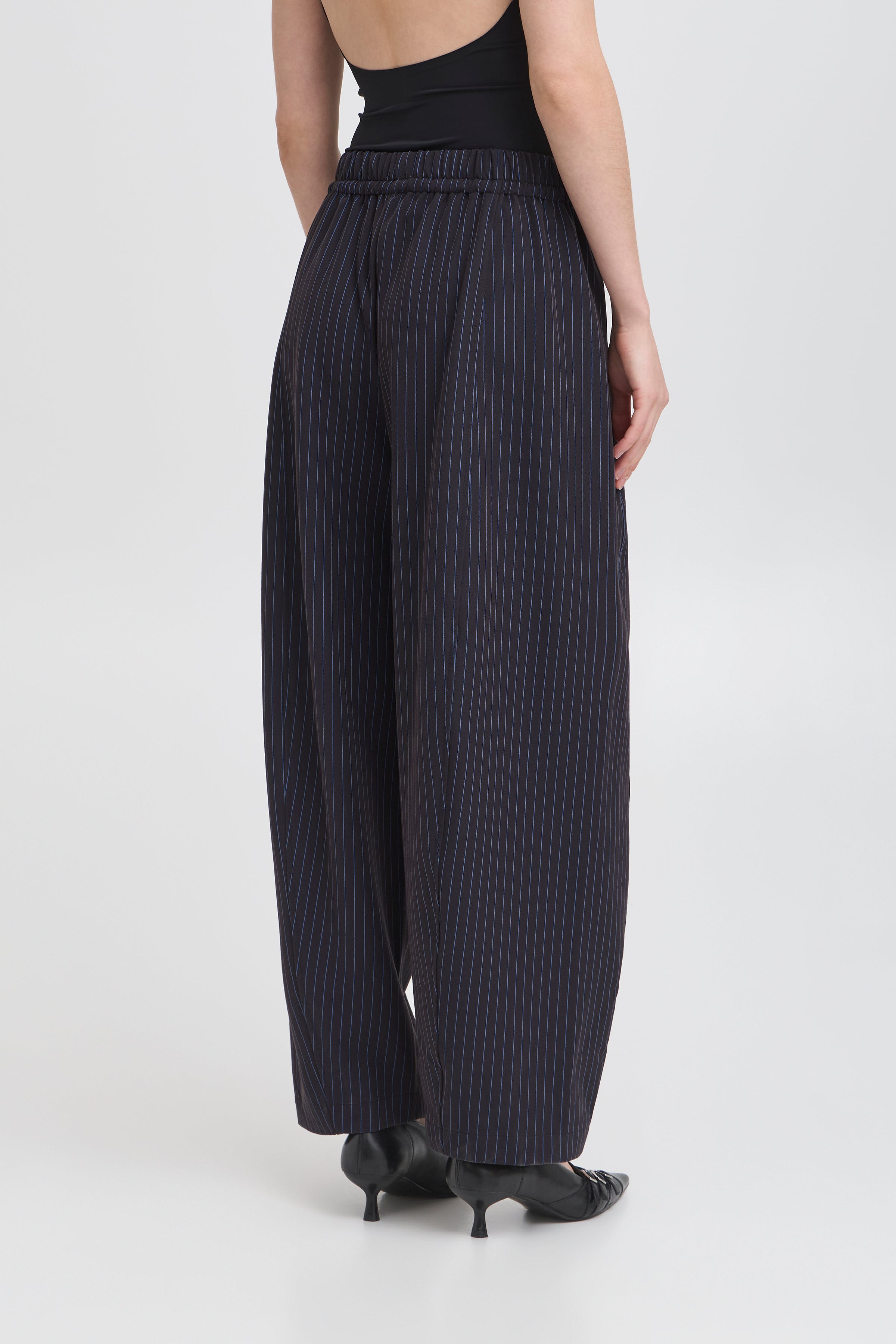 IXTRINE pants LOOKBOOK BACK 20123490-194020