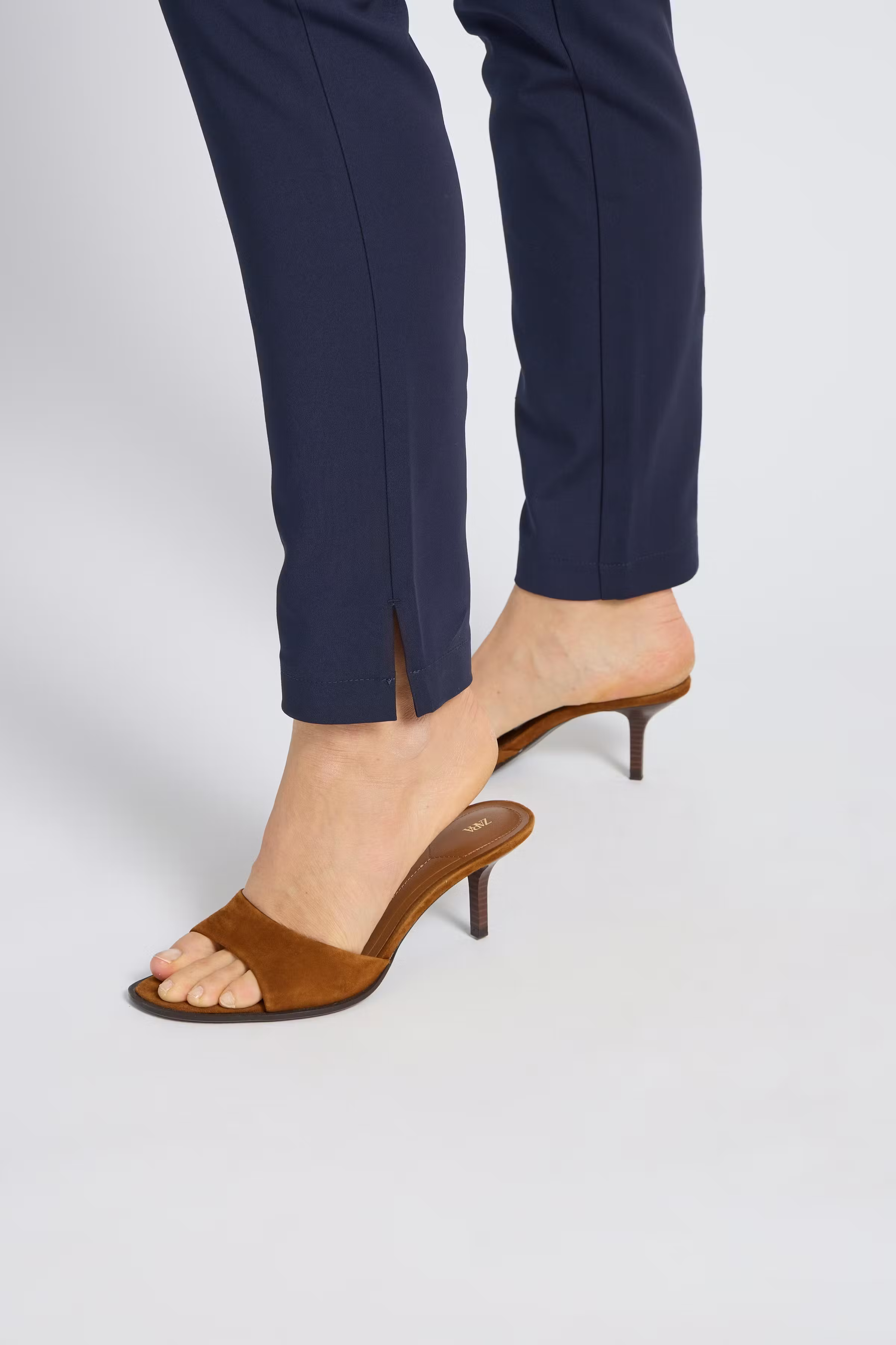 PZBINDY Trousers LOCATION NONE 50210332-194020