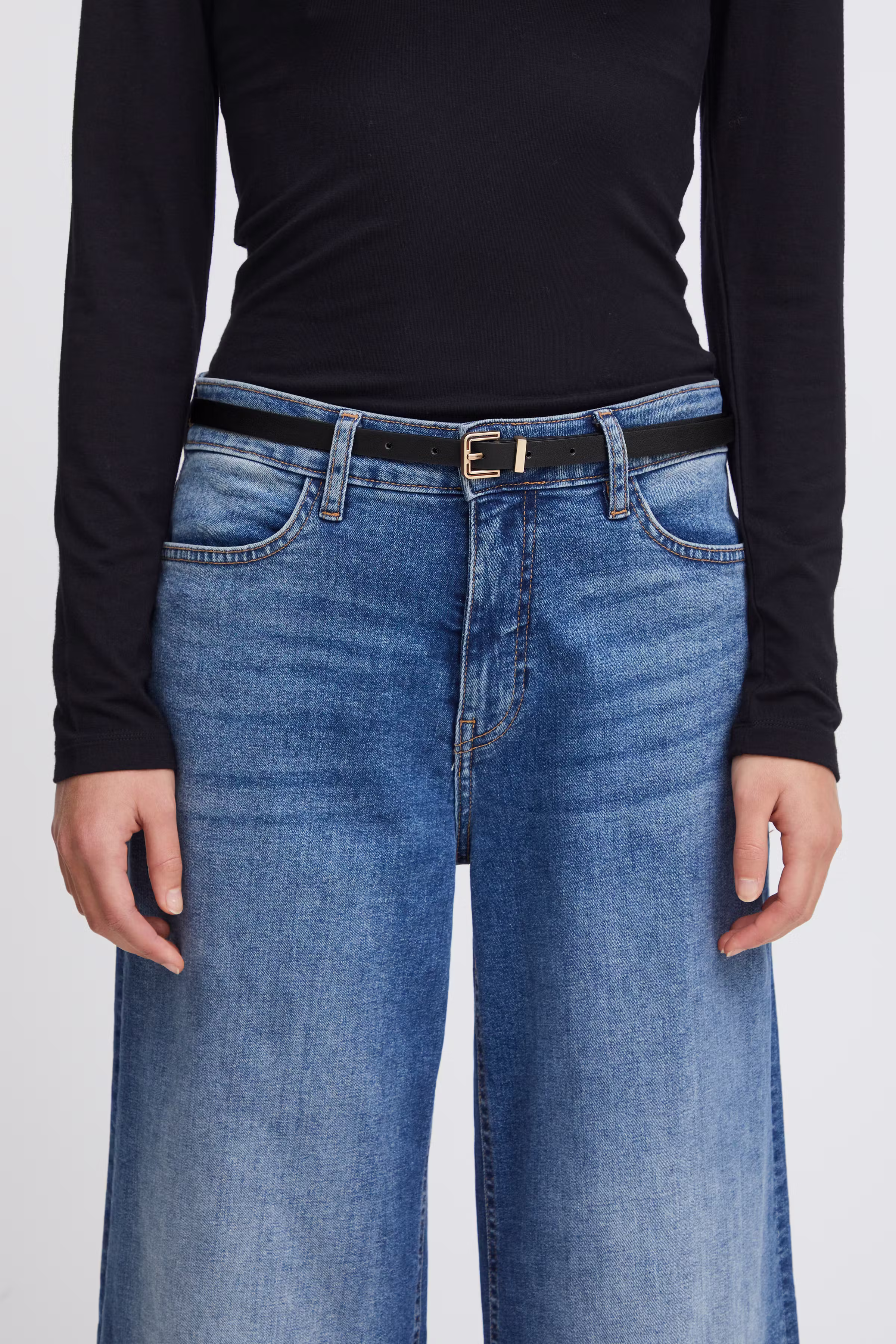 IAOLGA Belte LOOKBOOK FRONT 20120536-194008