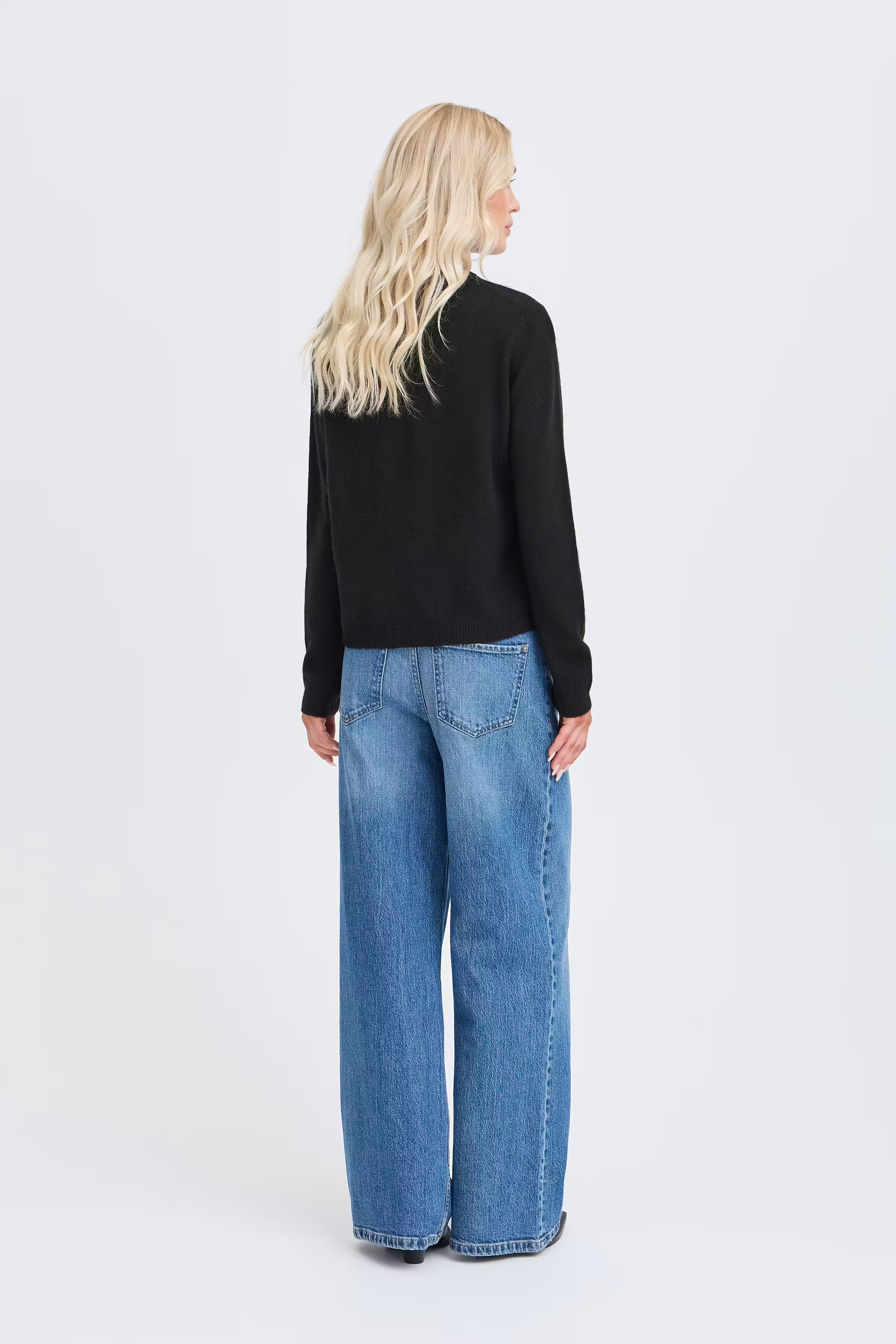 BYOSANNA Pullover LOOKBOOK BACK 20819123-194008