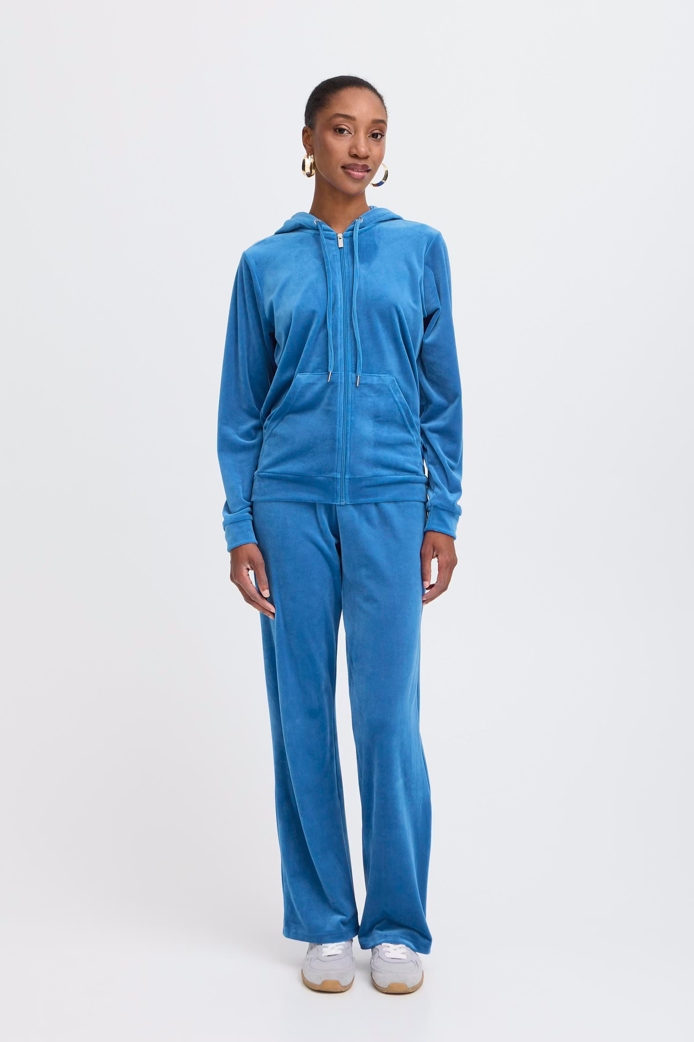 BYMITZA Joggedrakt LOOKBOOK FRONT 20810786-194050