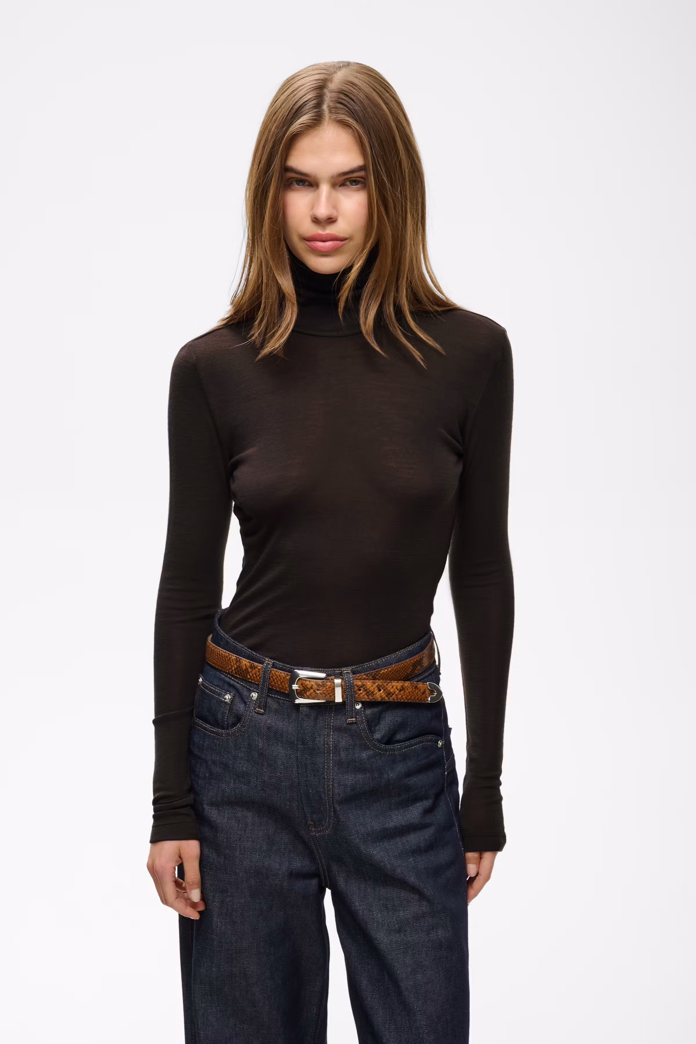 GZninia T-shirt LOOKBOOK FRONT 10910695-191109