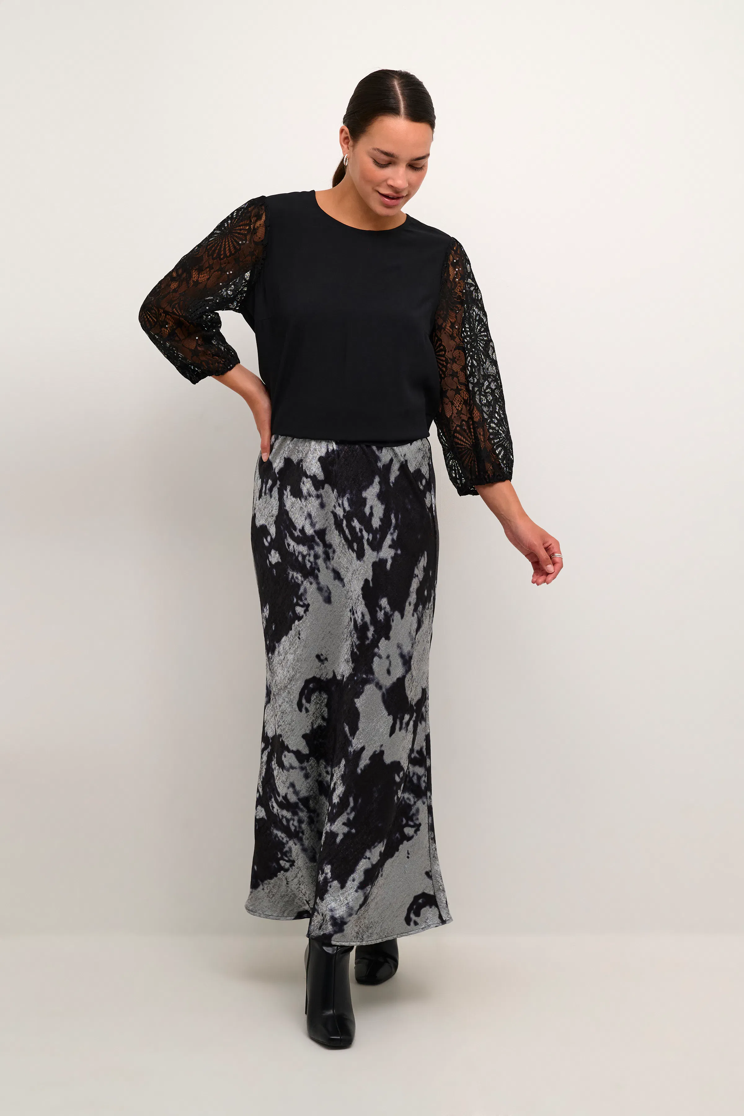 KAasky Skjørt LOOKBOOK FRONT 10509271-106670