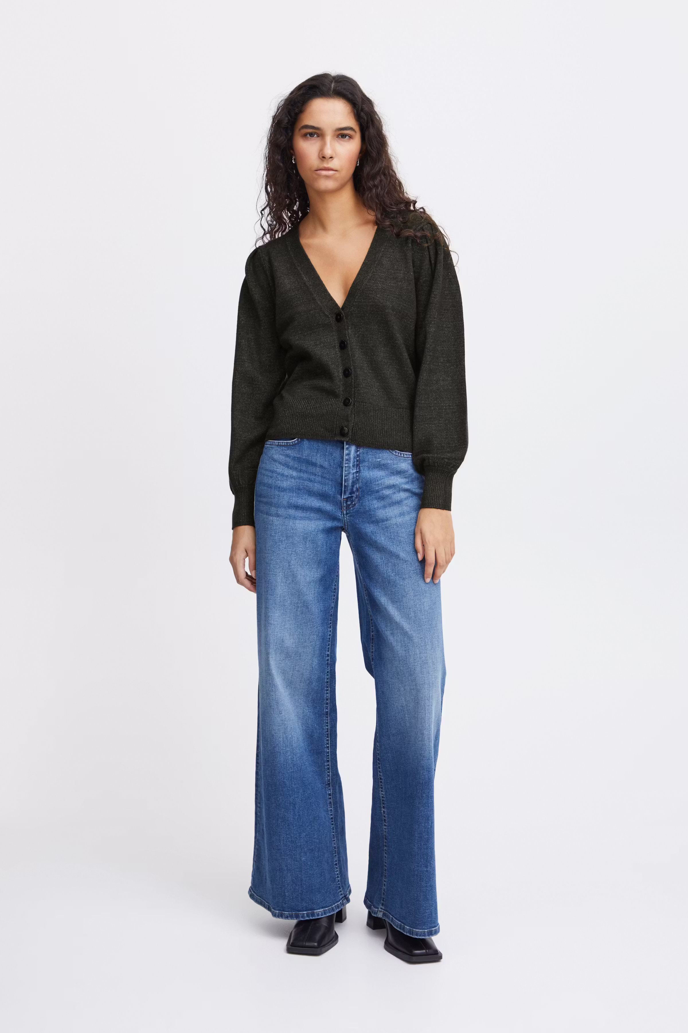 IHSELLA Cardigan LOOKBOOK FRONT 20121304-194008