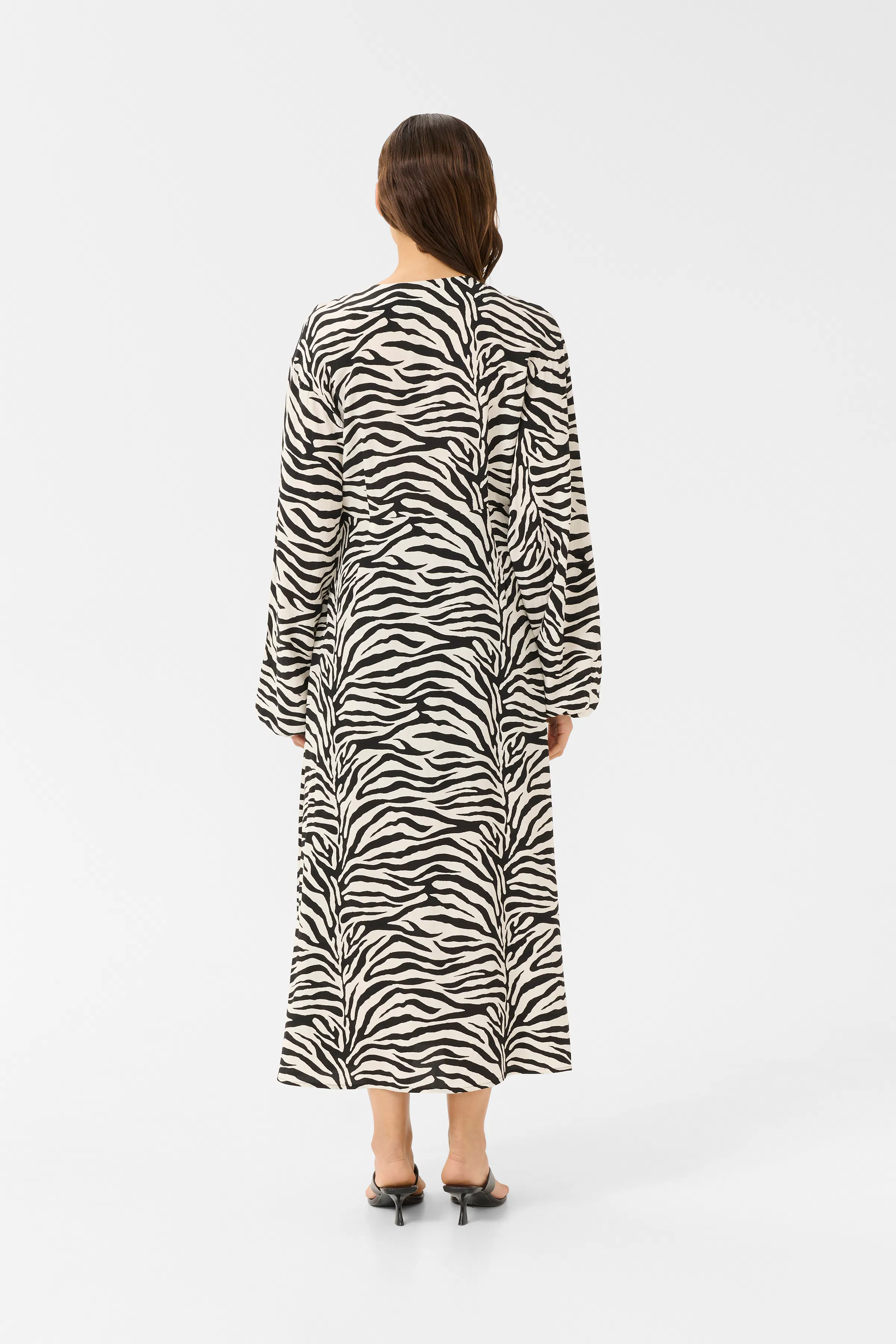 GZveva Dress LOOKBOOK BACK 10910422-107873