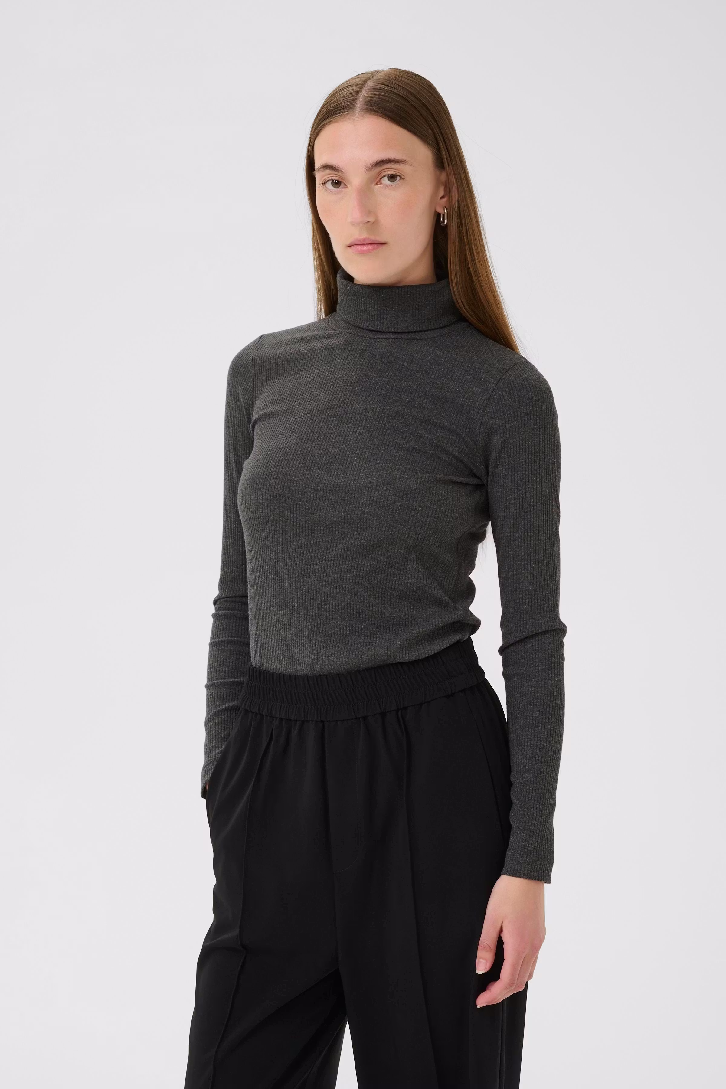 DagnaIW Rollneck Melange T-shirt LOOKBOOK FRONT 30109838-300596