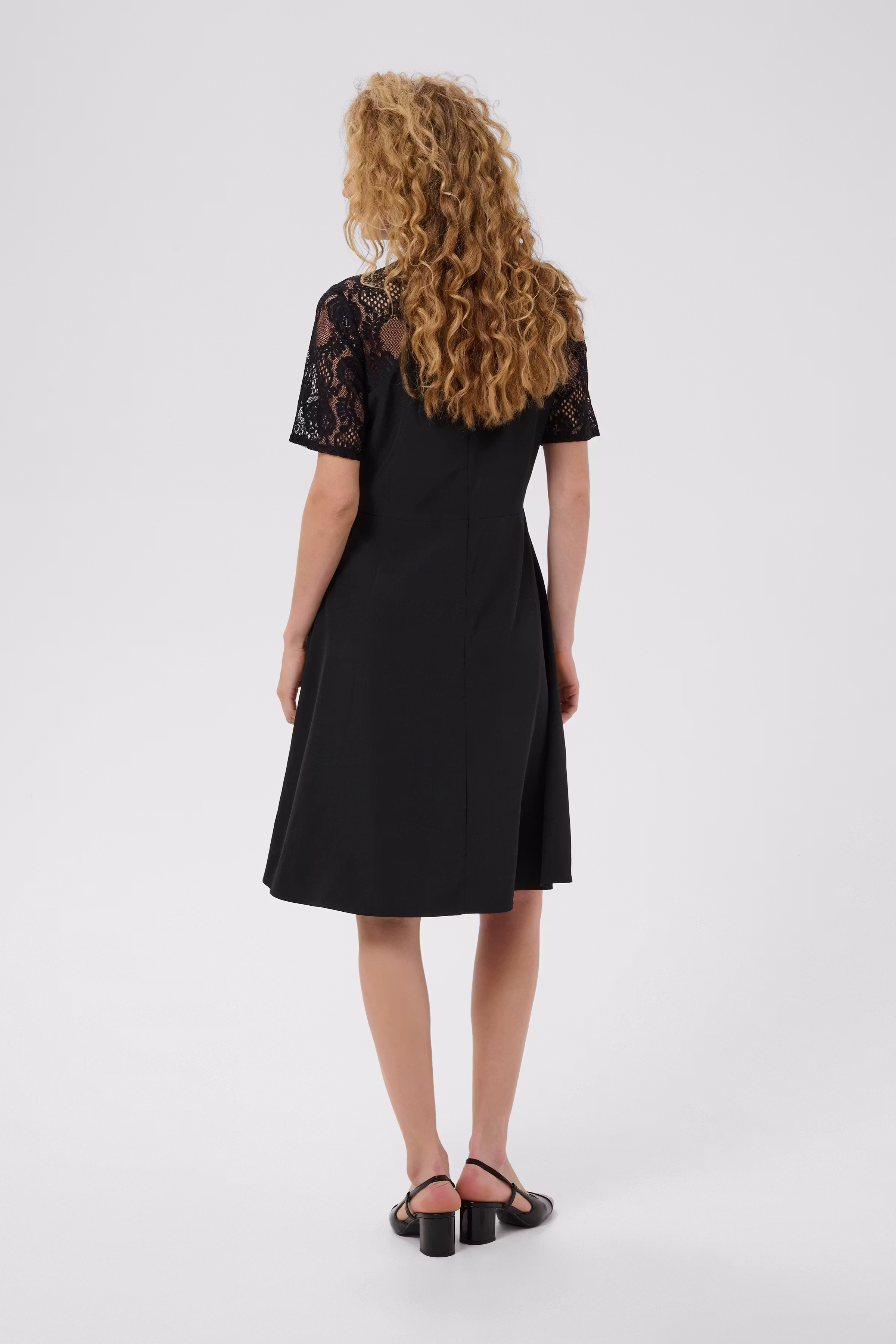 CUtega Kjole LOOKBOOK BACK 50113656-500012
