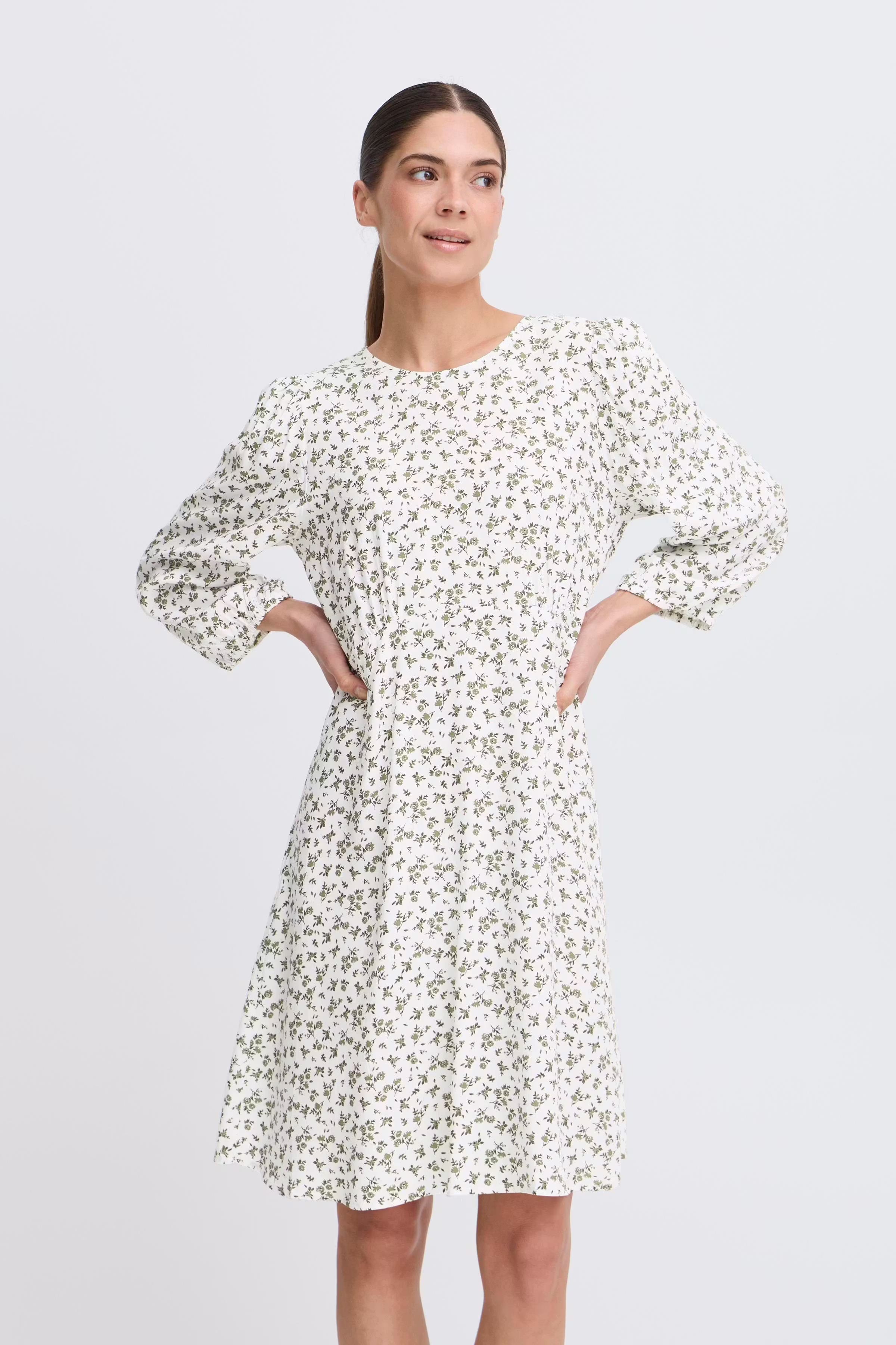 PZNELLY Kjole LOOKBOOK FRONT 50208980-205311