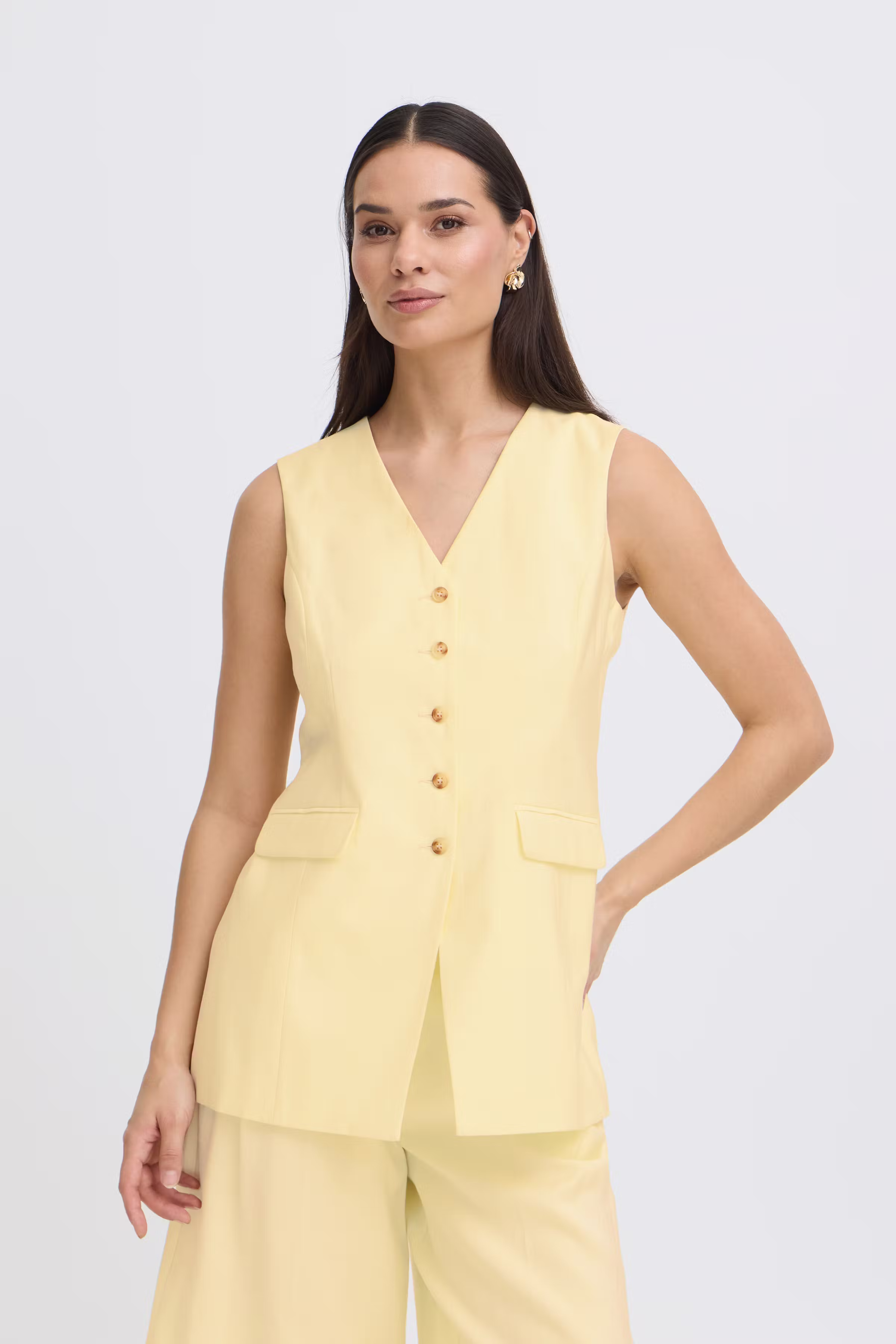 BYESSIE Vest LOOKBOOK FRONT 20818931-110619