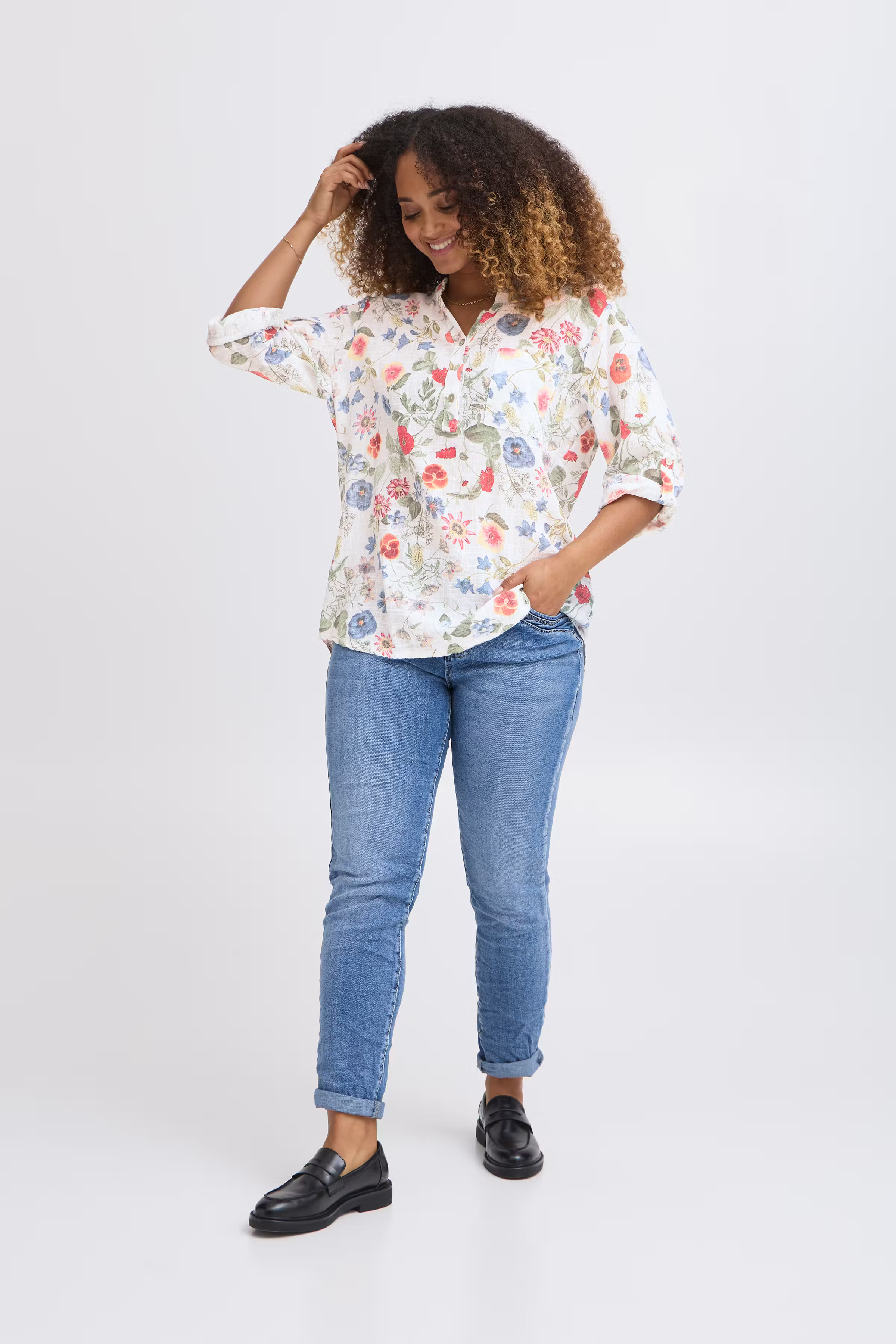 SBALEXA Bluse LOOKBOOK FRONT 22100926-110602