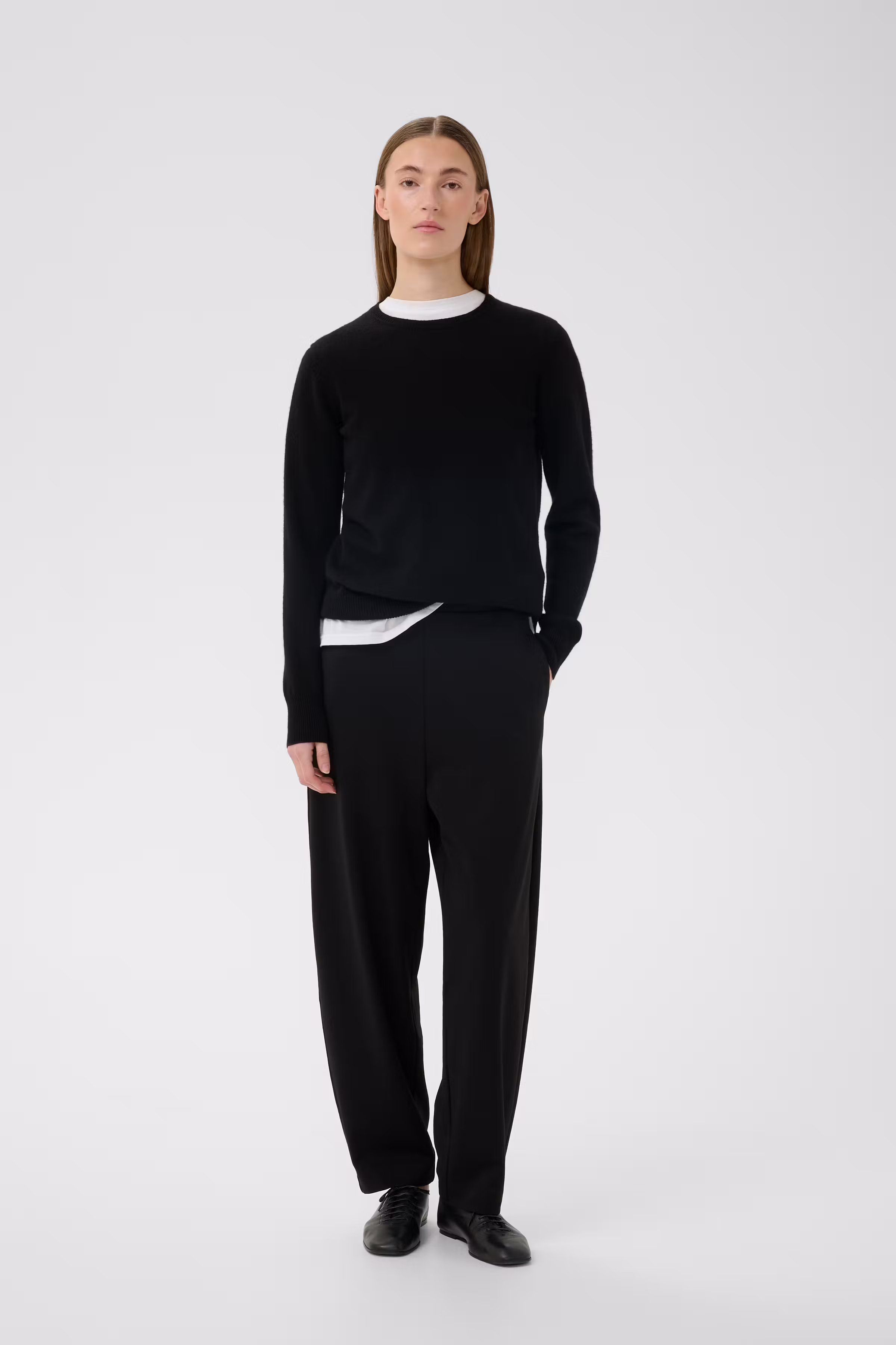 BekyIW Barrel Trousers LOOKBOOK FRONT 30111195-194008