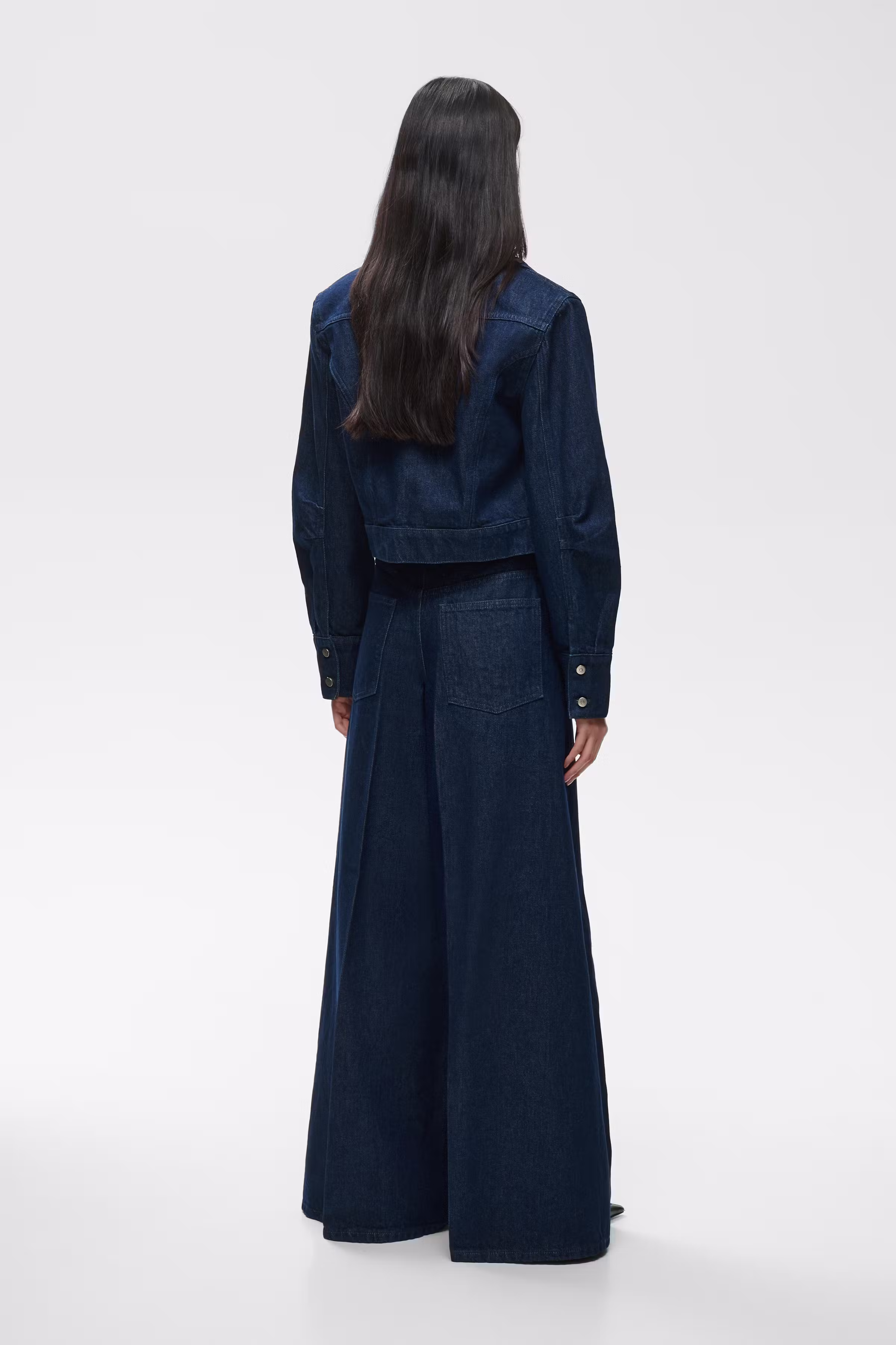 IOJOVANA JACKET LOOKBOOK BACK 30600703-BL872