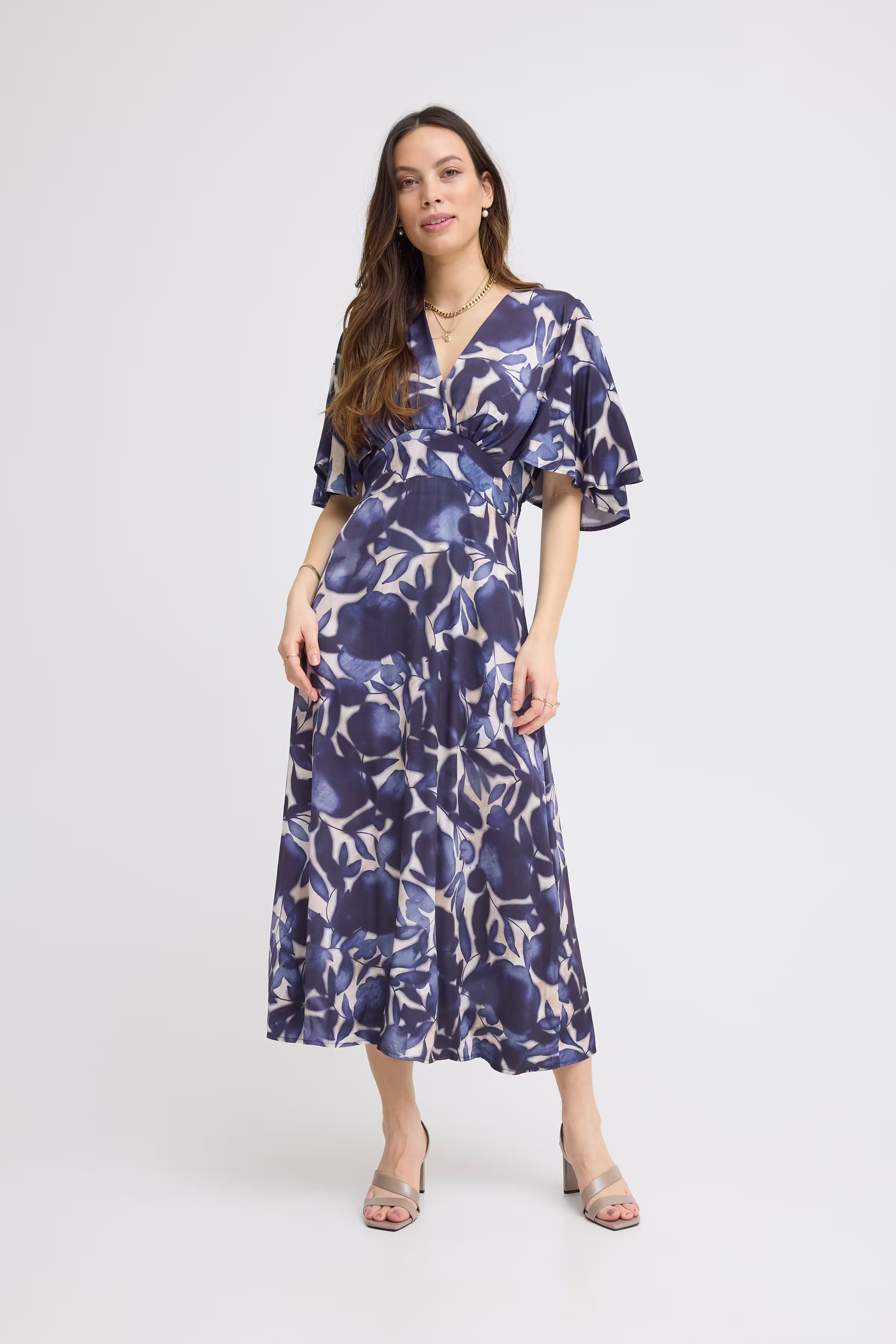 SBLANA Kjole LOOKBOOK FRONT 22100937-193923