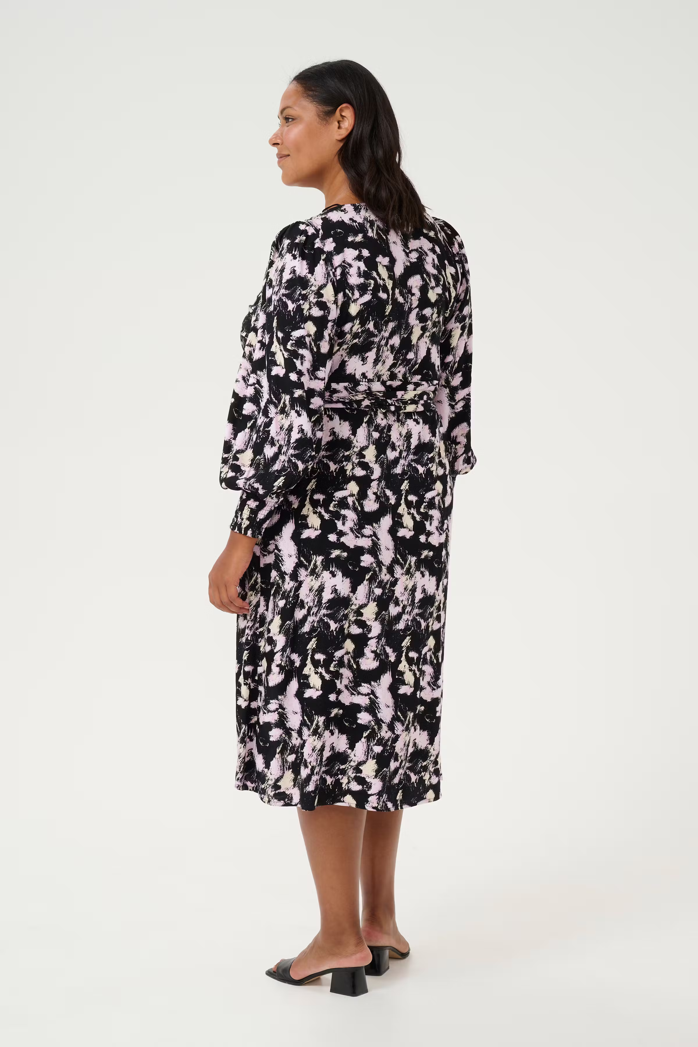 KClurana Kjole LOOKBOOK BACK 10582907-106823