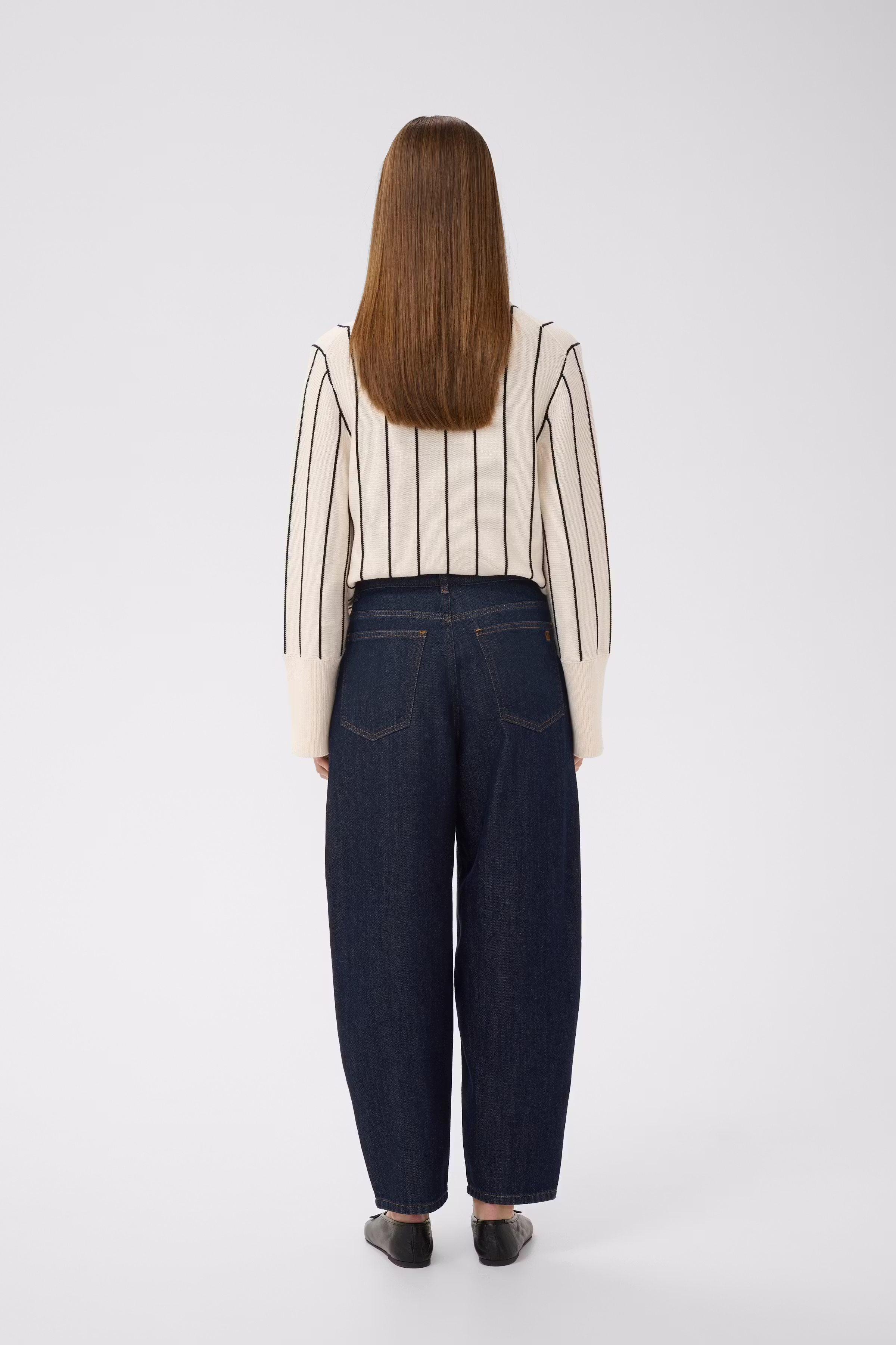 KarfinaIW Barrel Jeans LOOKBOOK BACK 30111189-303349
