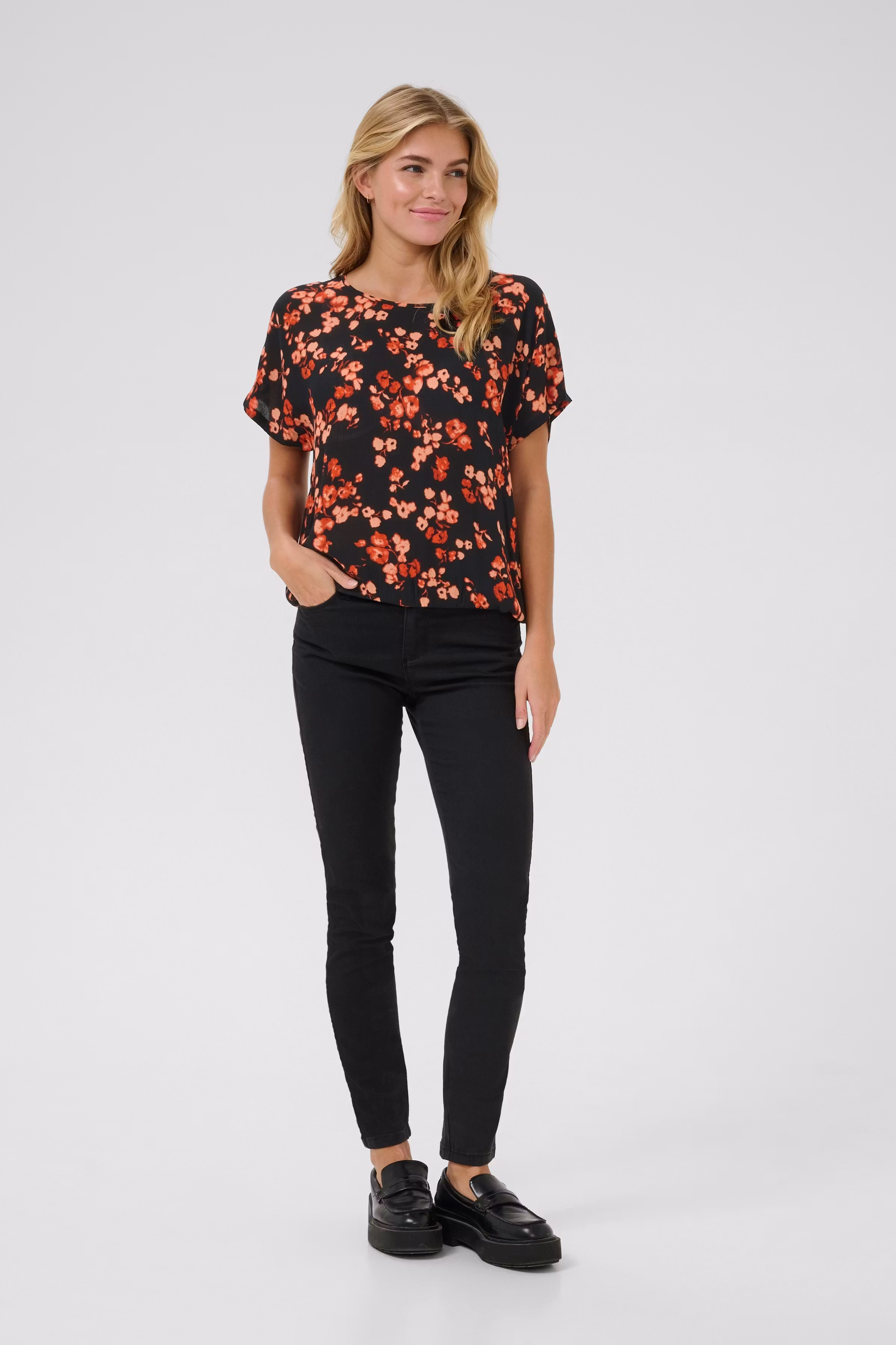 KAlokia Bluse LOOKBOOK FRONT 10551852-107786