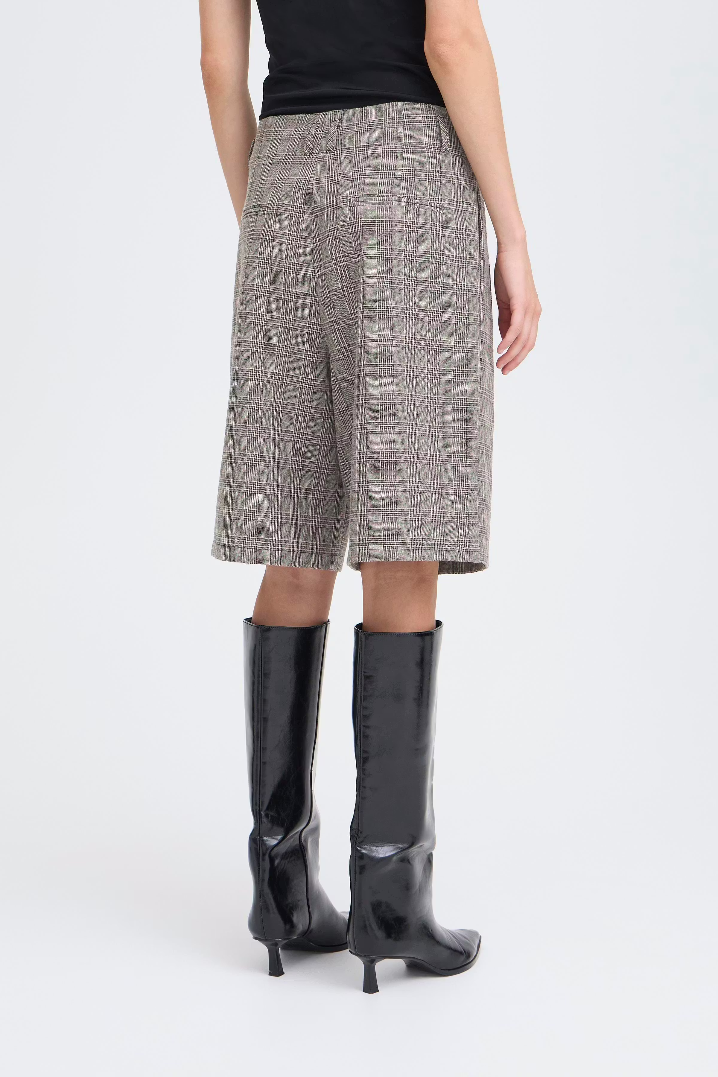 IHXROSIE Shorts LOOKBOOK BACK 20123914-205640