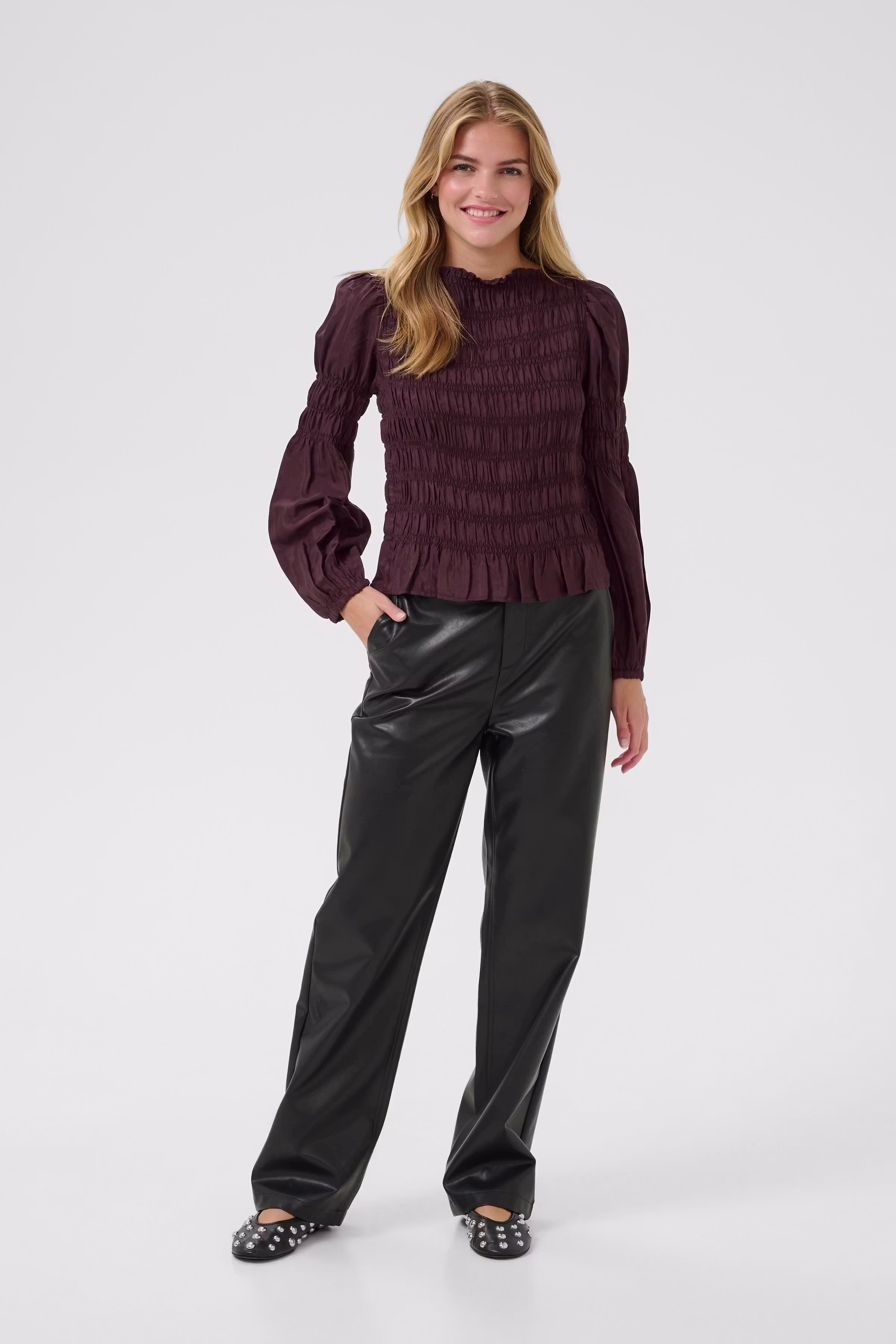 CRHenva Blouse LOOKBOOK FRONT 10607869-191110