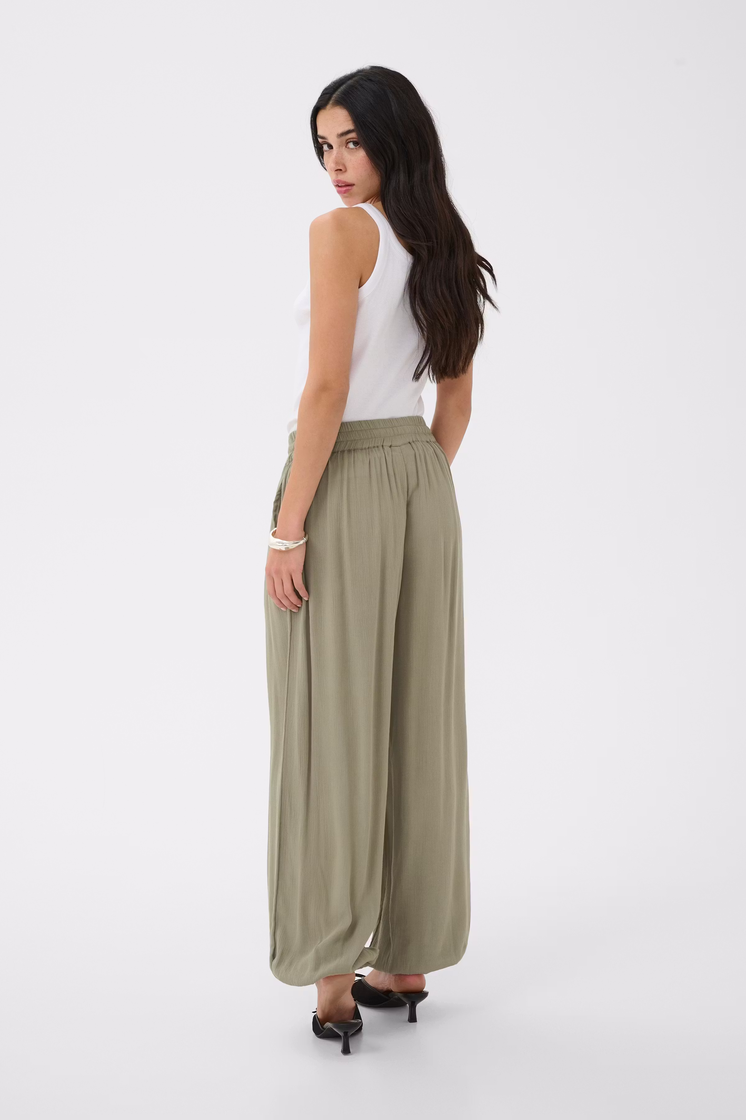 KAmeredith Bukser LOOKBOOK BACK 10512425-170613