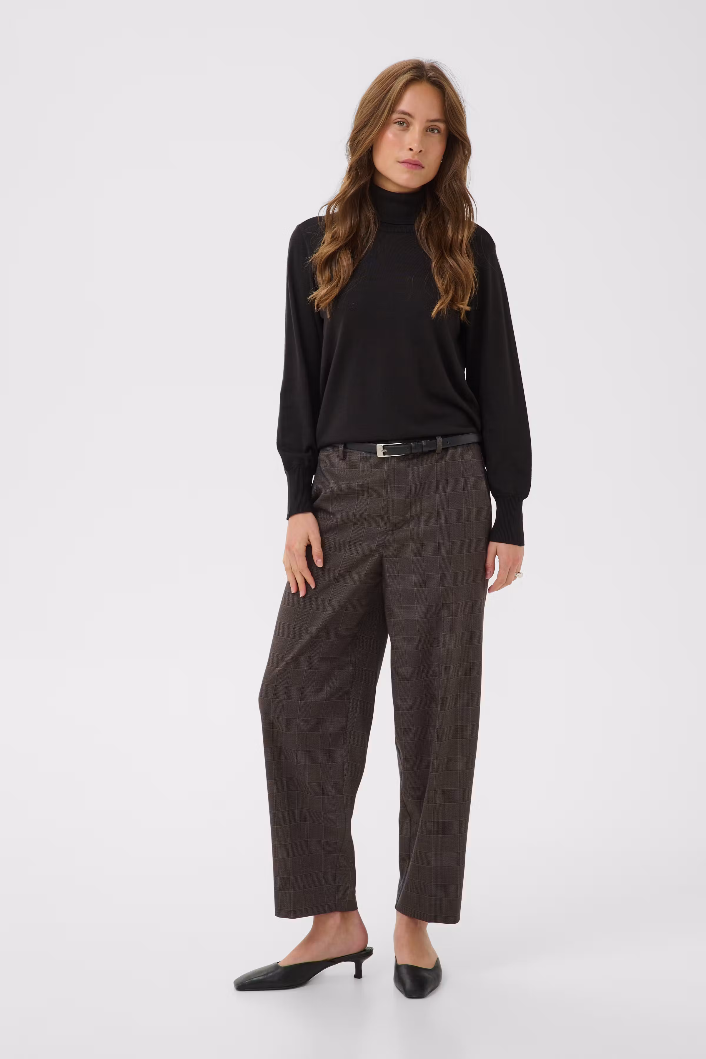KAlenora Trousers LOOKBOOK FRONT 10512151-109807