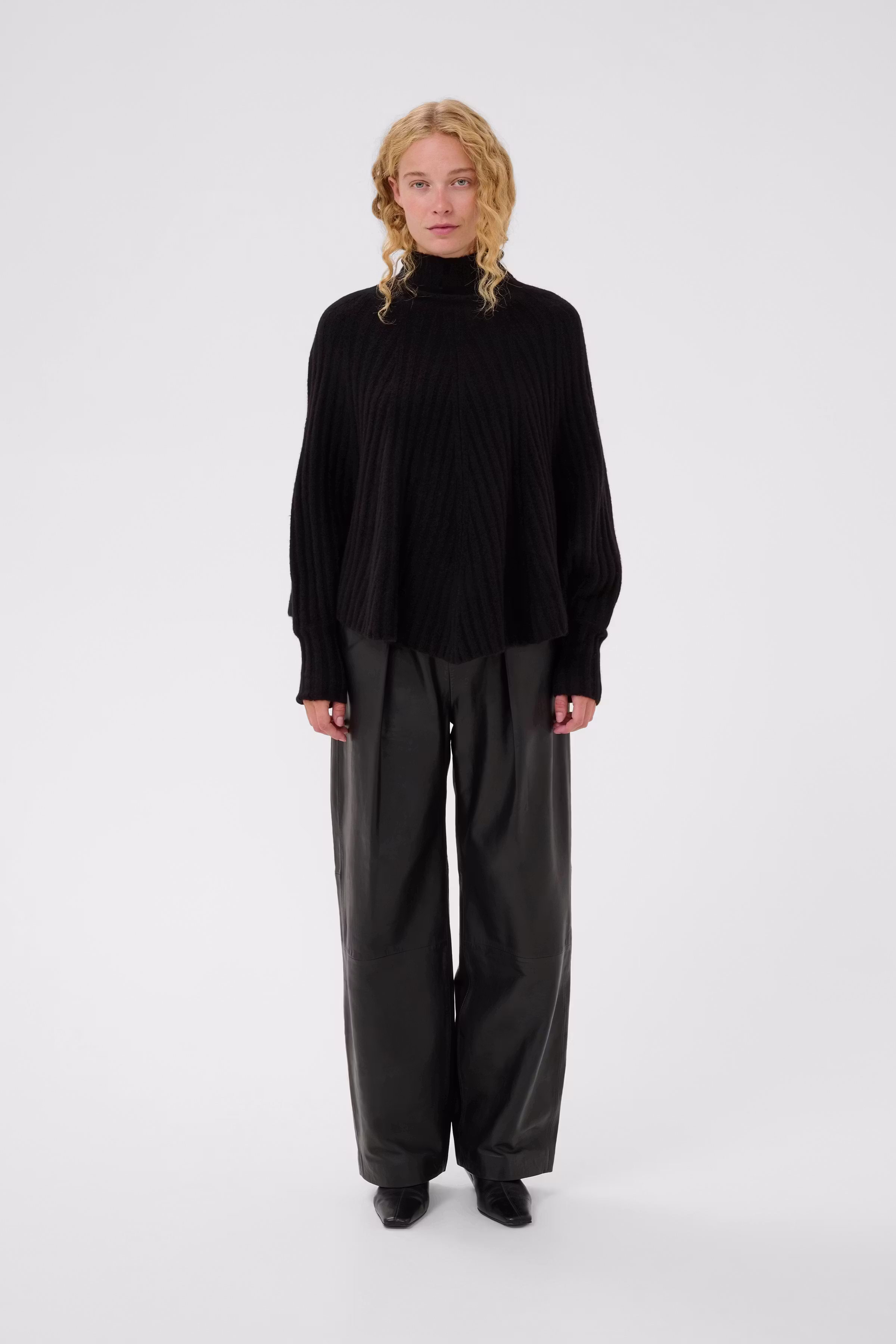 NABAAIW Poncho LOOKBOOK FRONT 30112166-194008