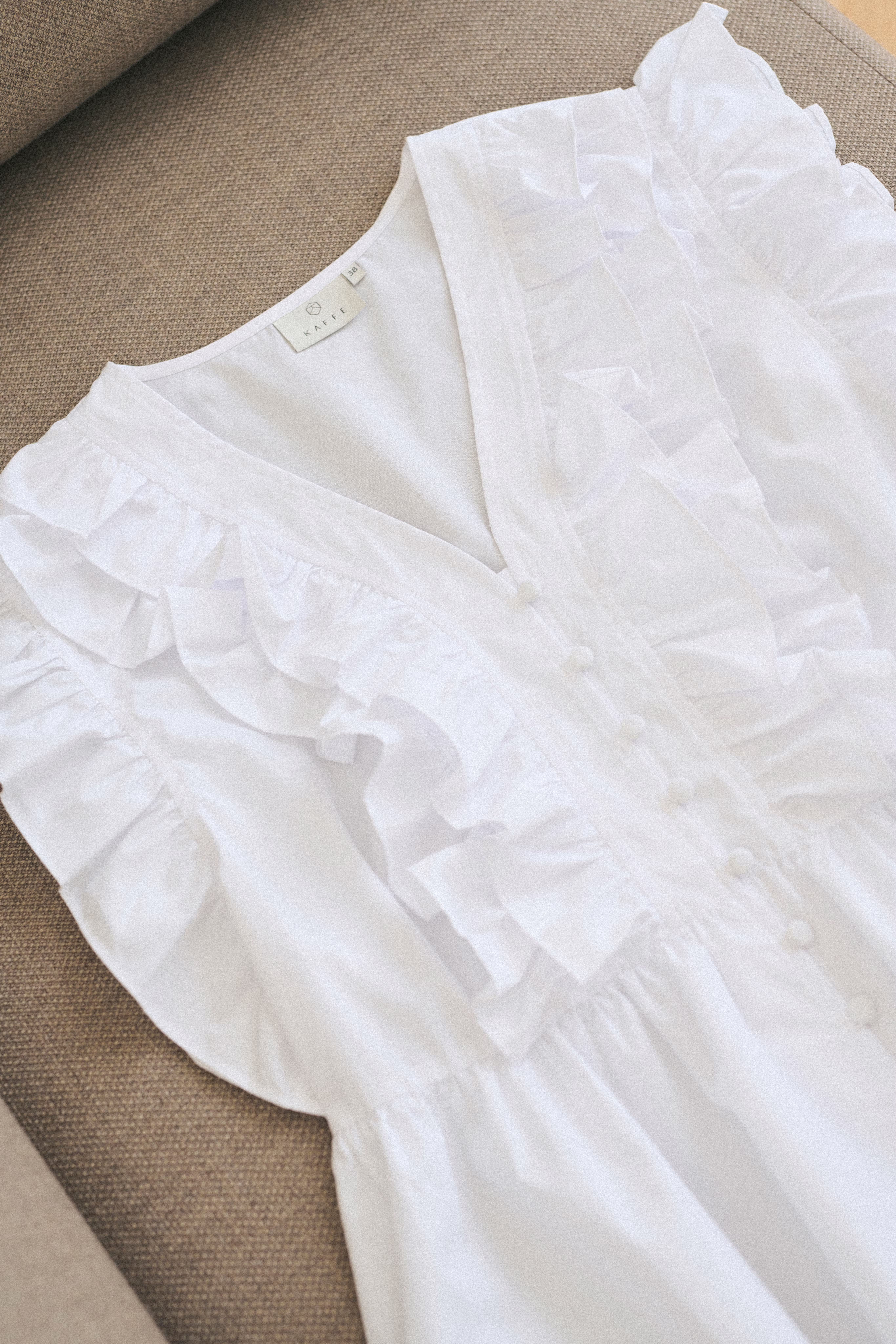 KAgerid Blouse LOCATION NONE 10510444-110601