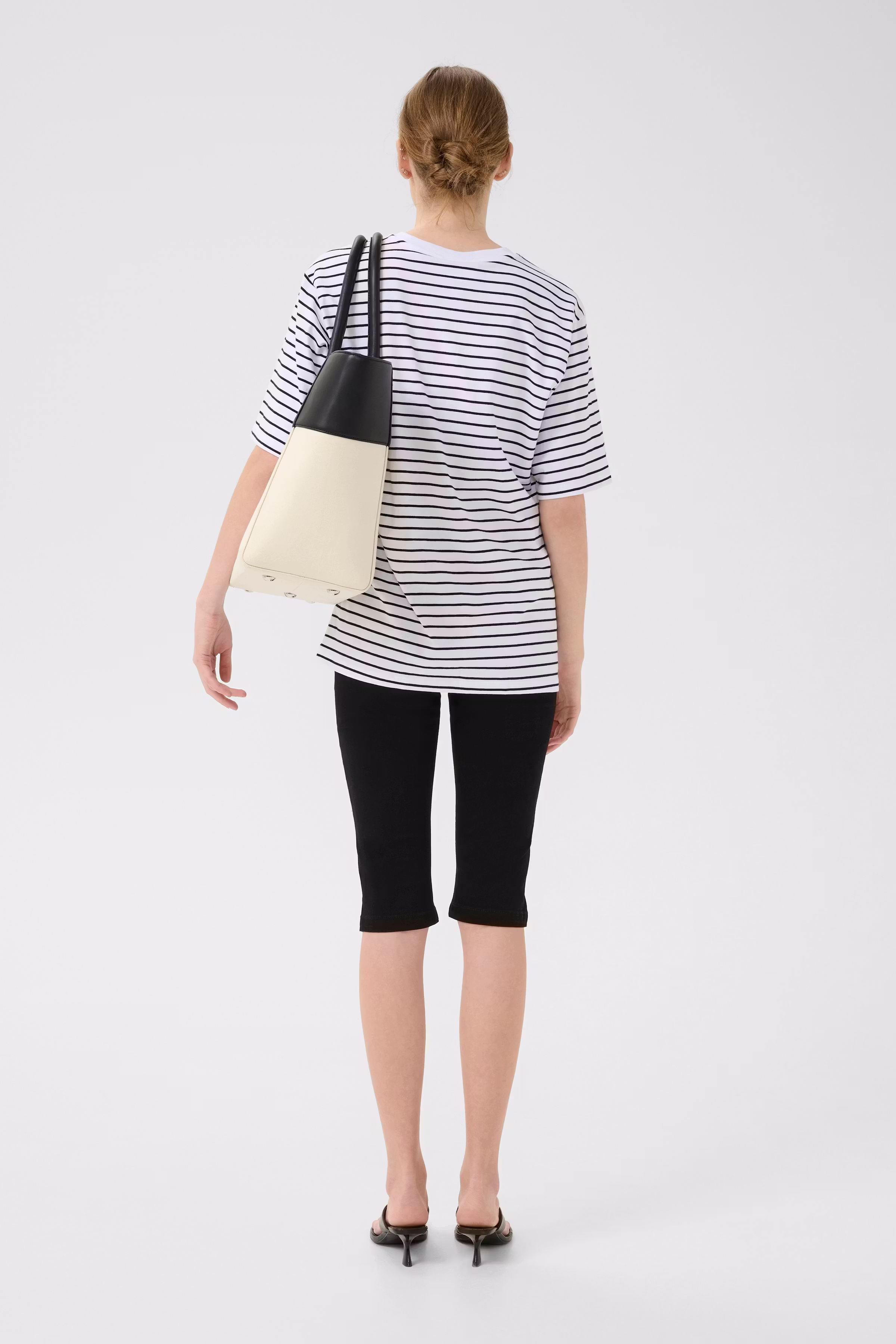 SamurillyGZ T-shirt LOOKBOOK BACK 10909343-106159