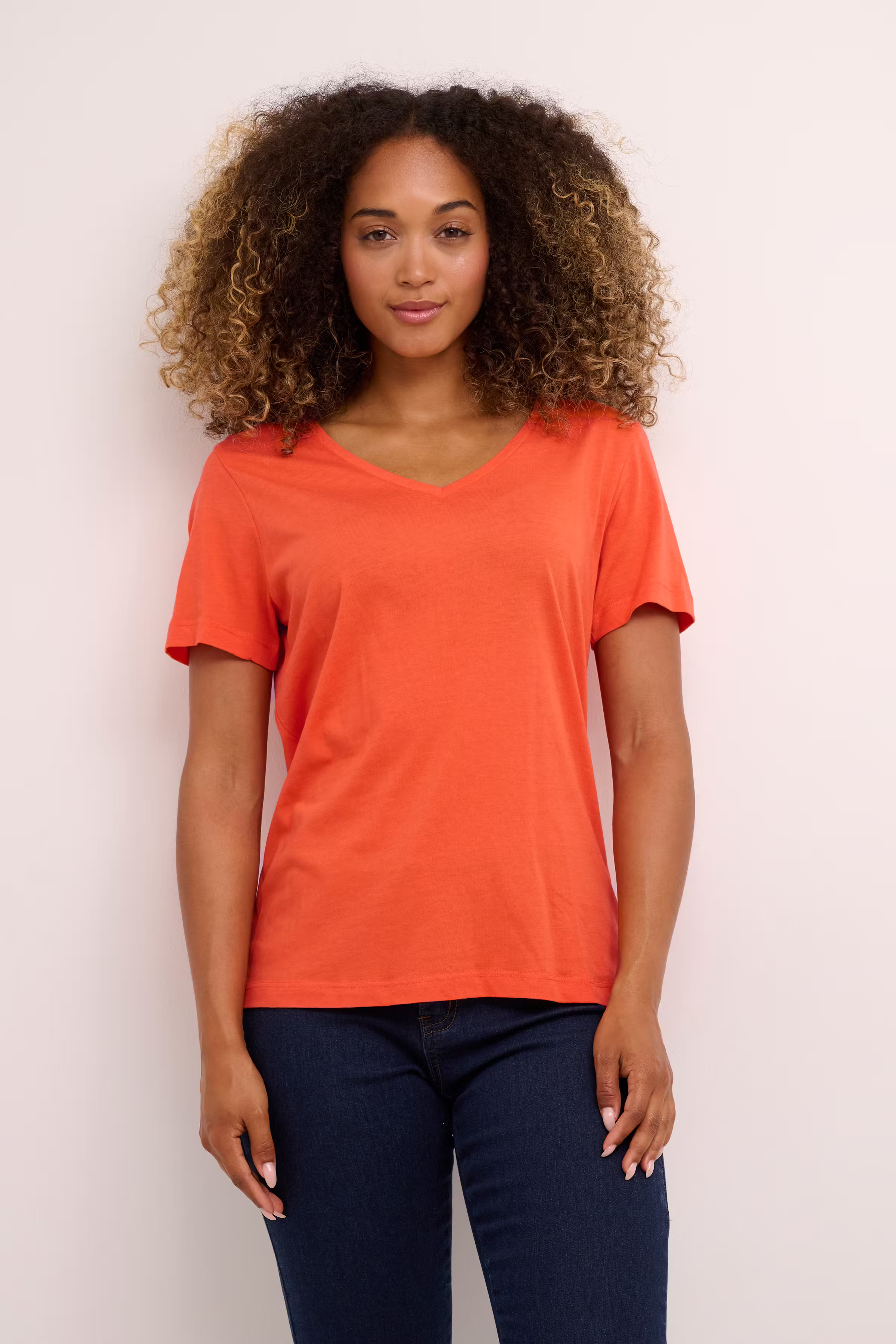 Naia T-shirt LOOKBOOK FRONT 10604508-171456
