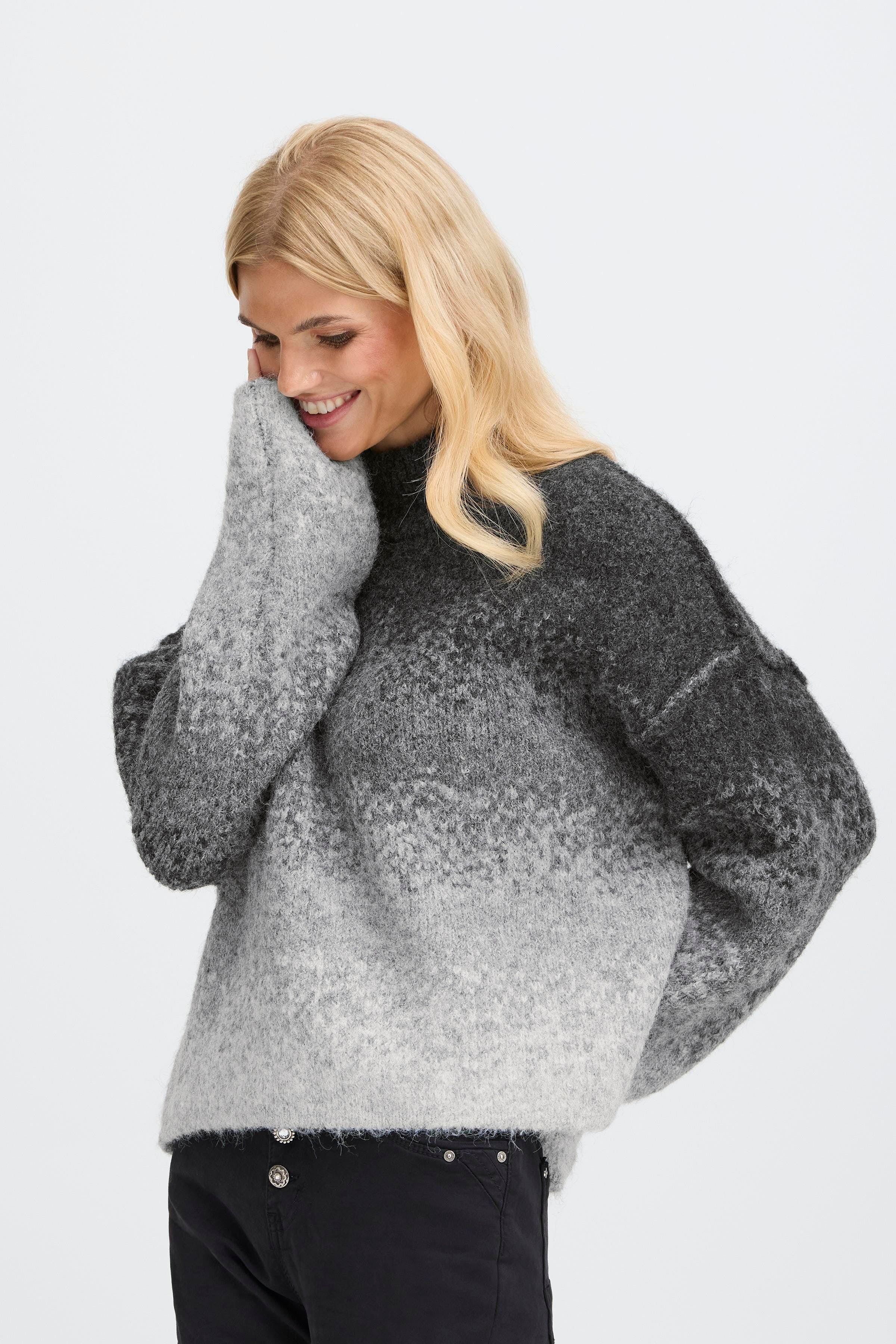 SBTELLA Pullover LOOKBOOK FRONT 22101075-203619