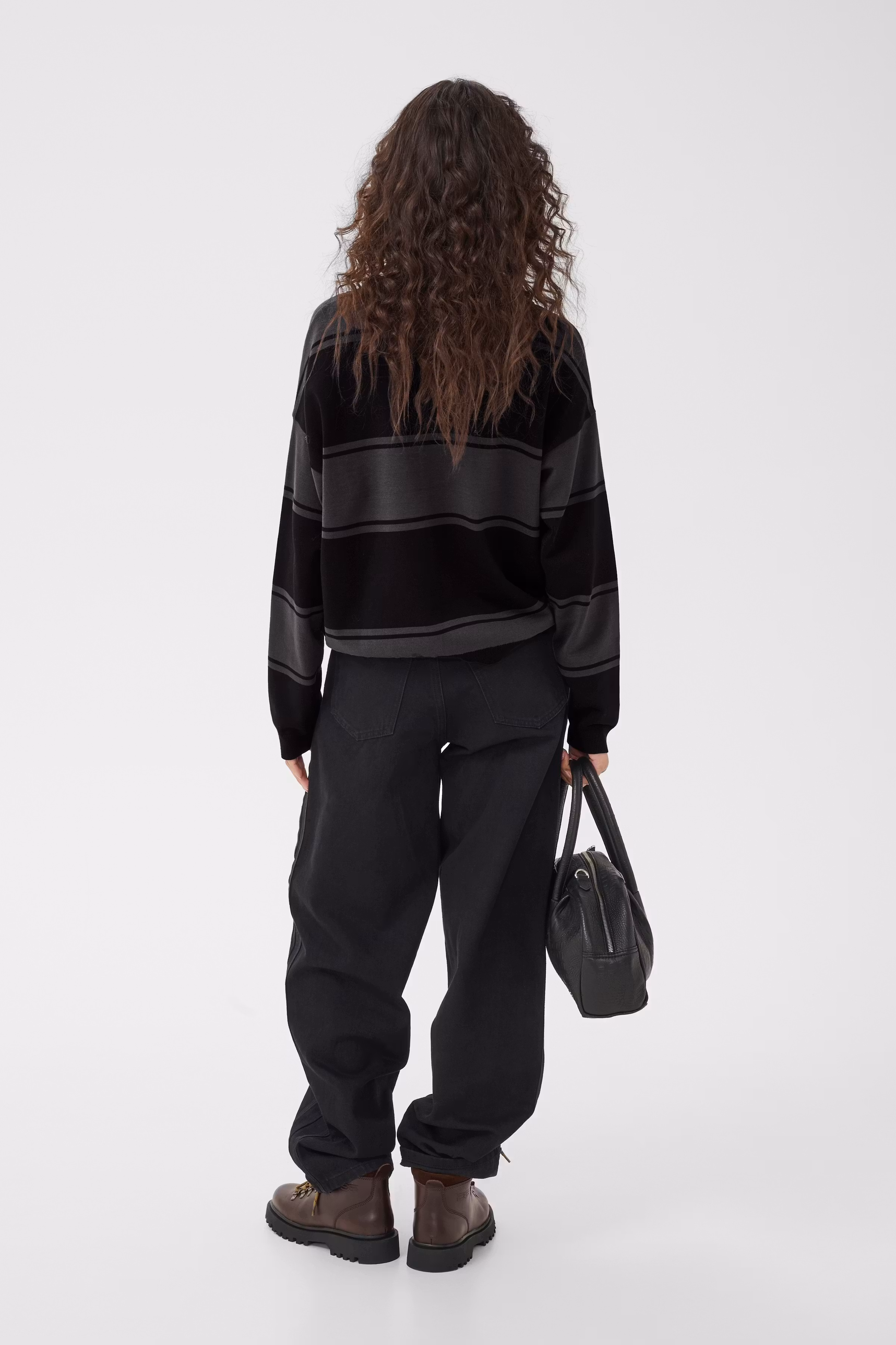 GZmawi Barrel jeans LOOKBOOK BACK 10911523-106681