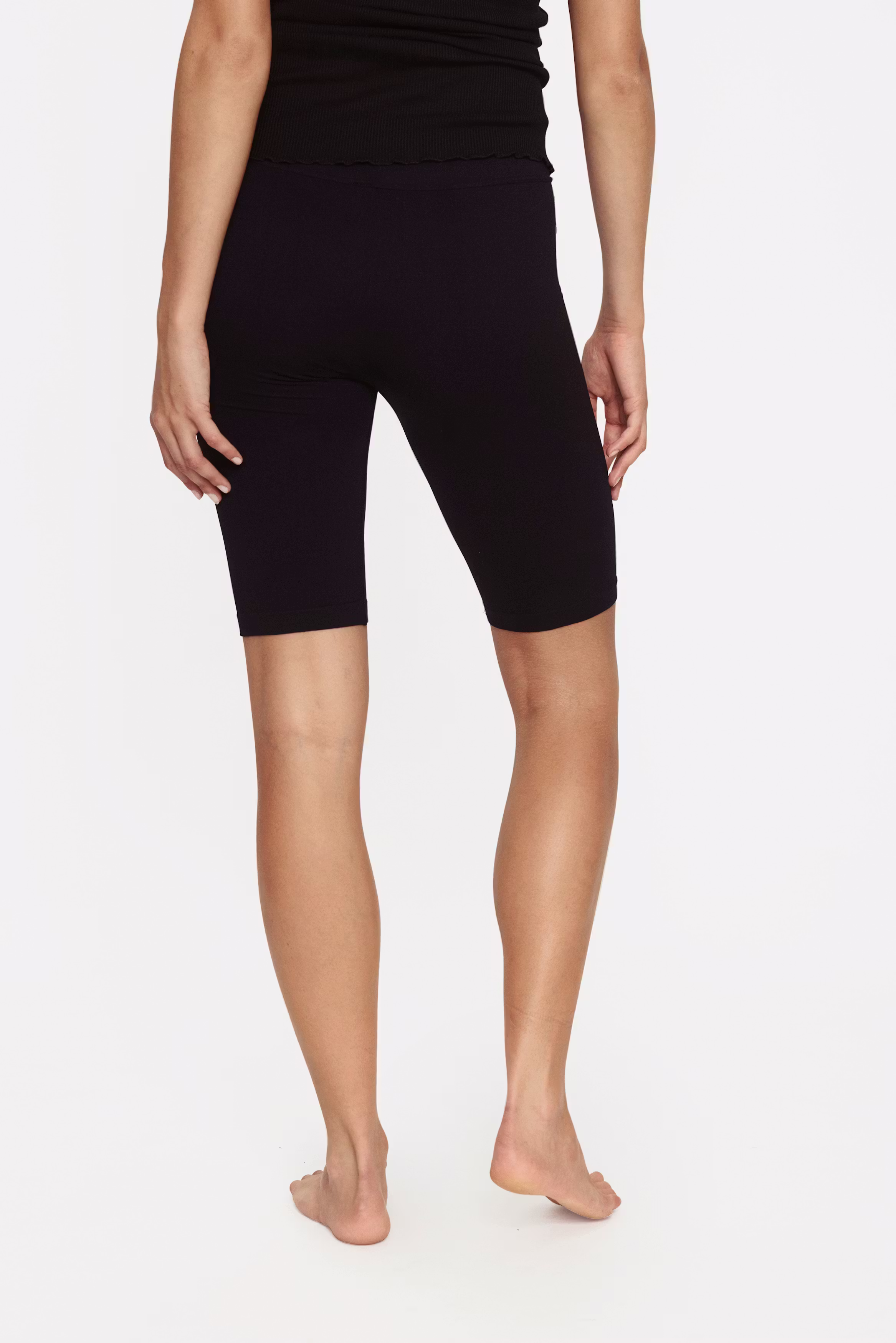 NinnaSZ Shorts LOOKBOOK BACK 30512071-193911