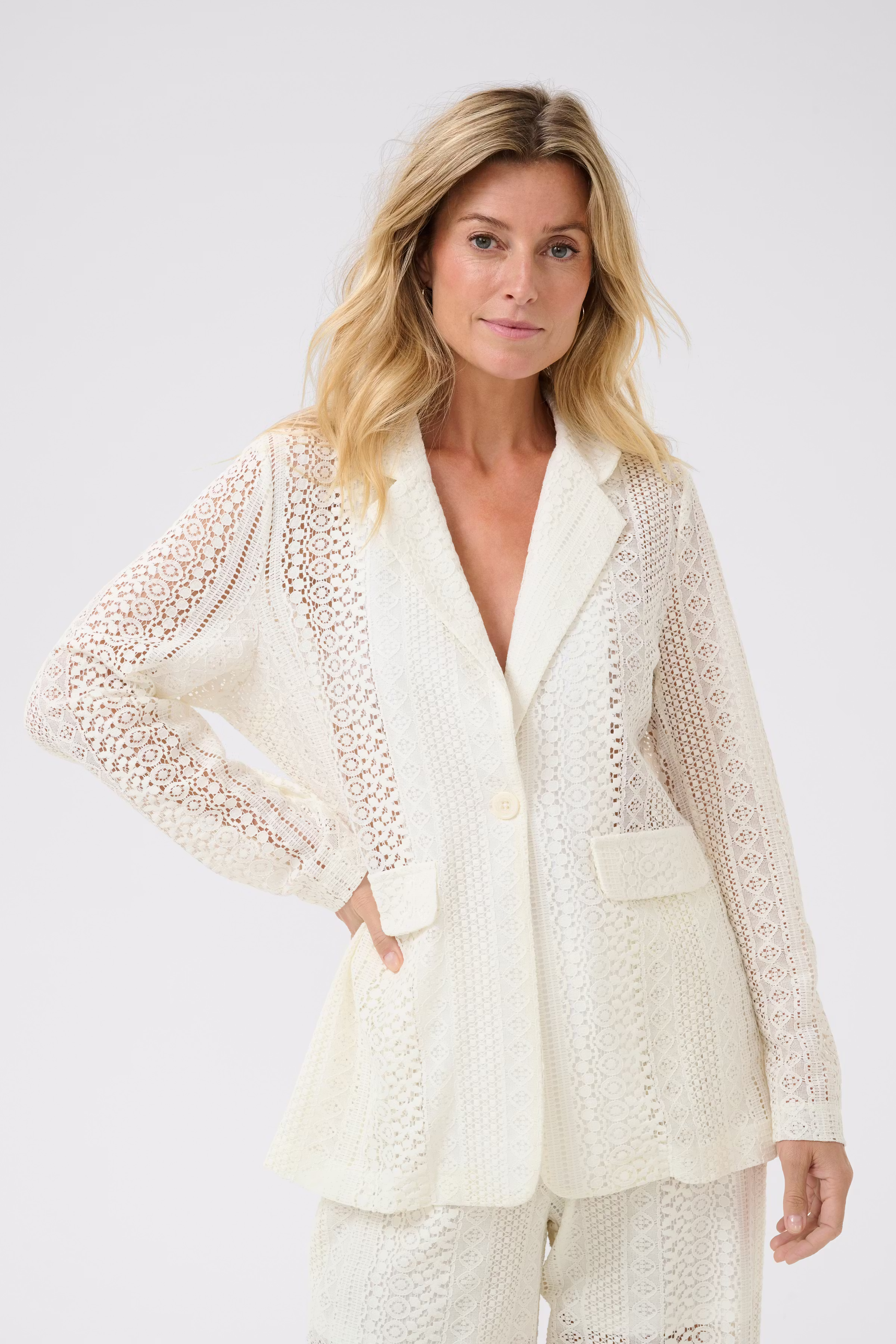 CRRubby Blazer LOOKBOOK FRONT 10613758-114300