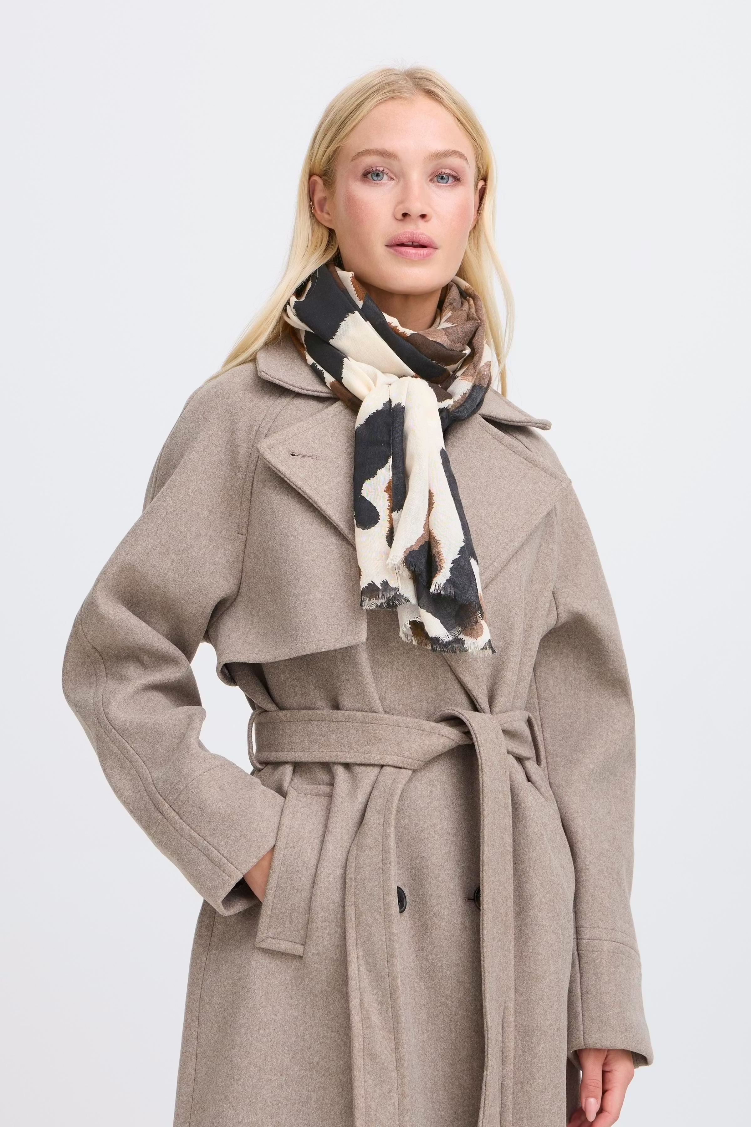 BYWALLAM Skjerf LOOKBOOK FRONT 20818277-900002182