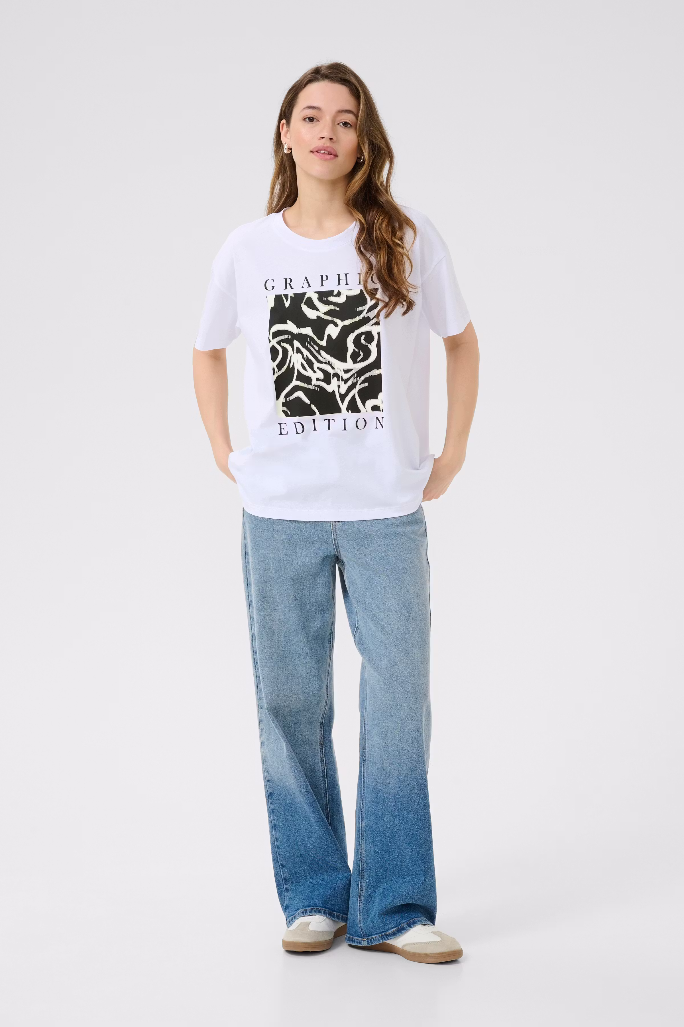 KAvivie T-shirt LOOKBOOK FRONT 10510215-107791