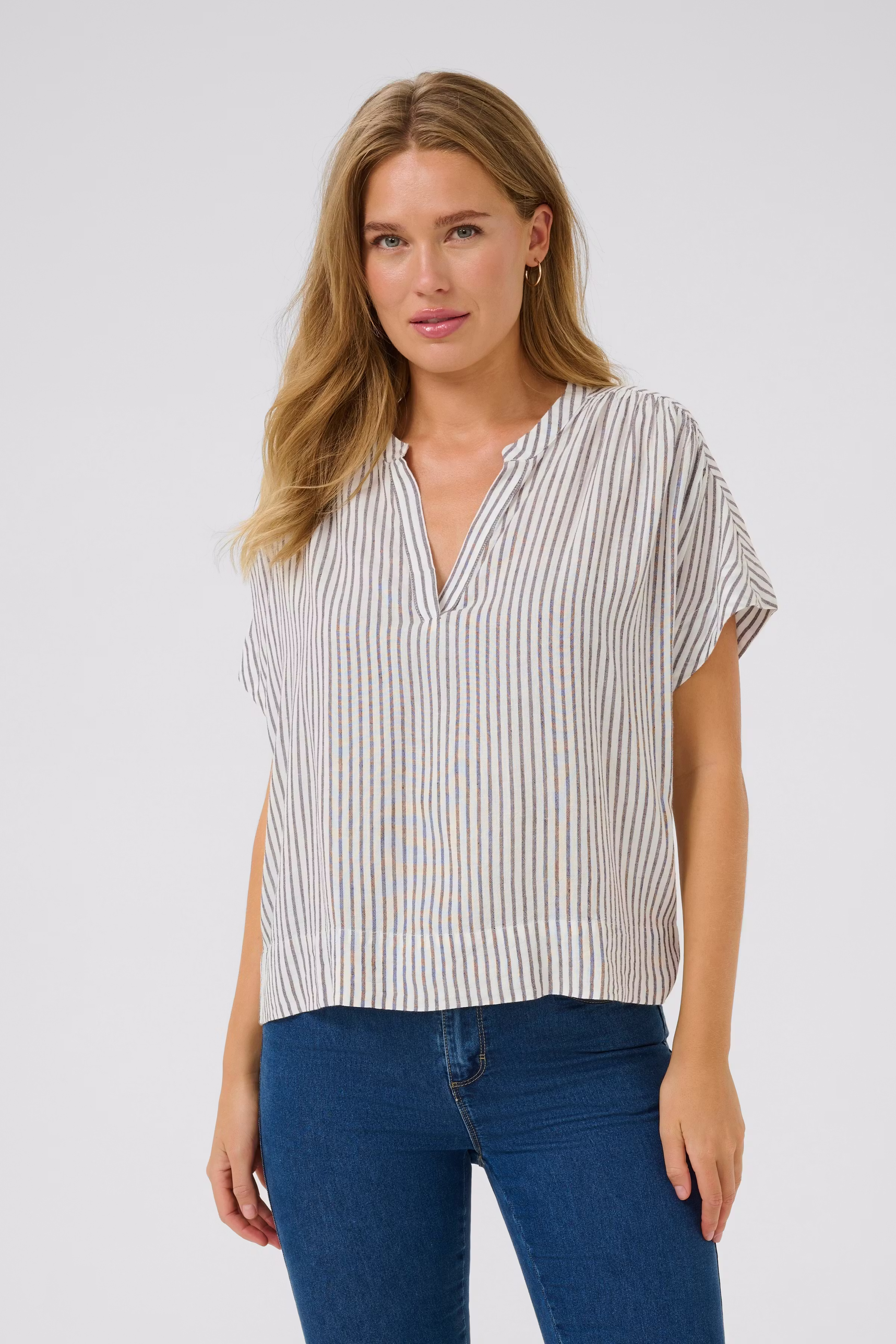 KAmilia Linen Top LOOKBOOK FRONT 10509670-107749