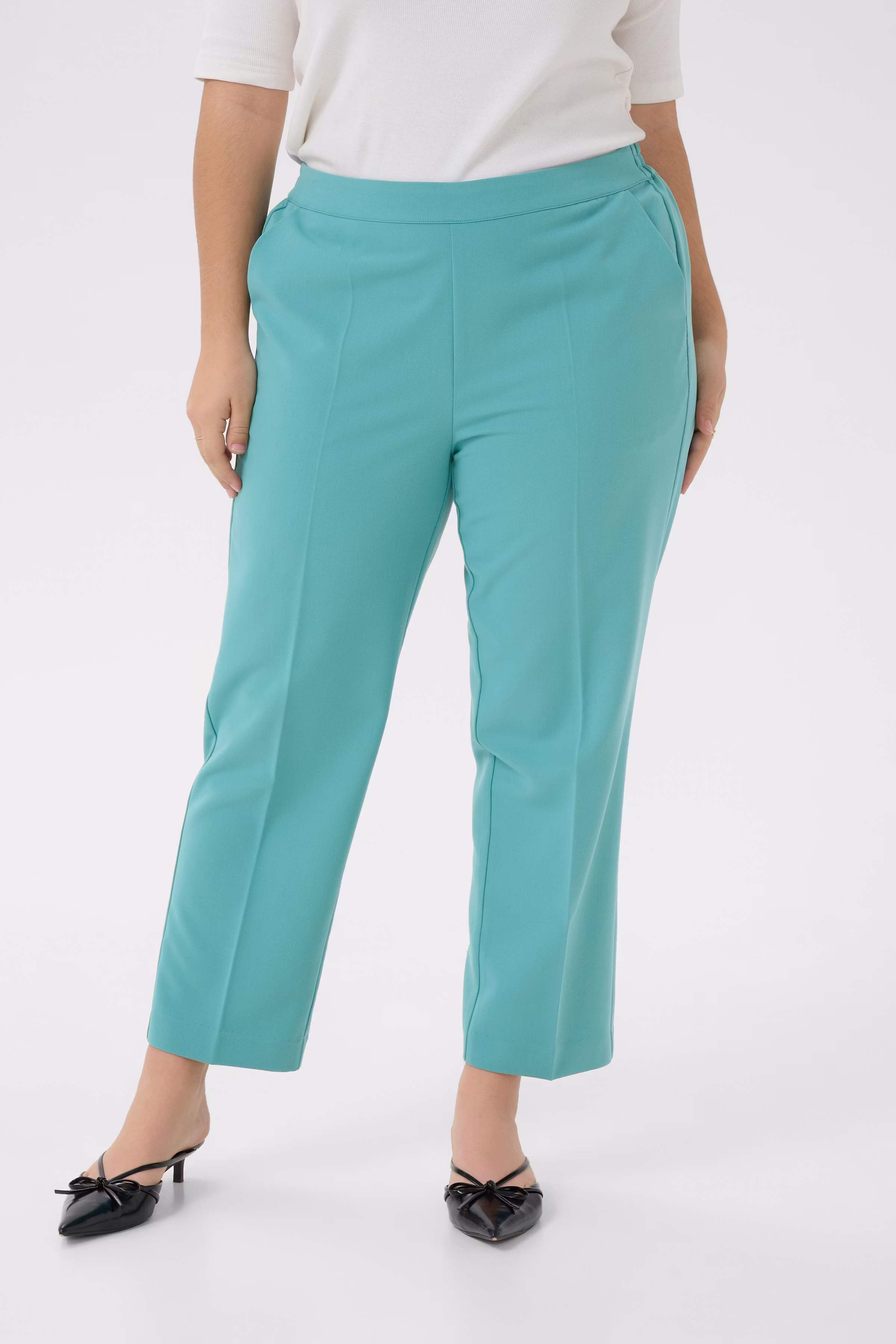 KCsakira Cropped Trousers LOOKBOOK FRONT 10580650-174919