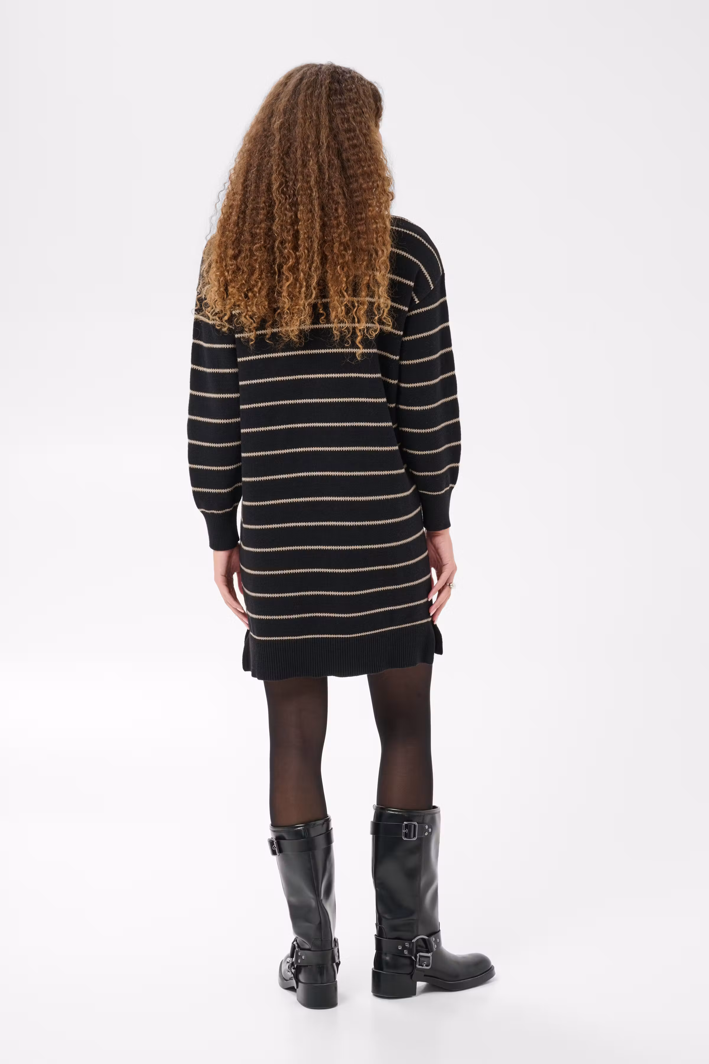 KAariana Kjole LOOKBOOK BACK 10512570-1000113