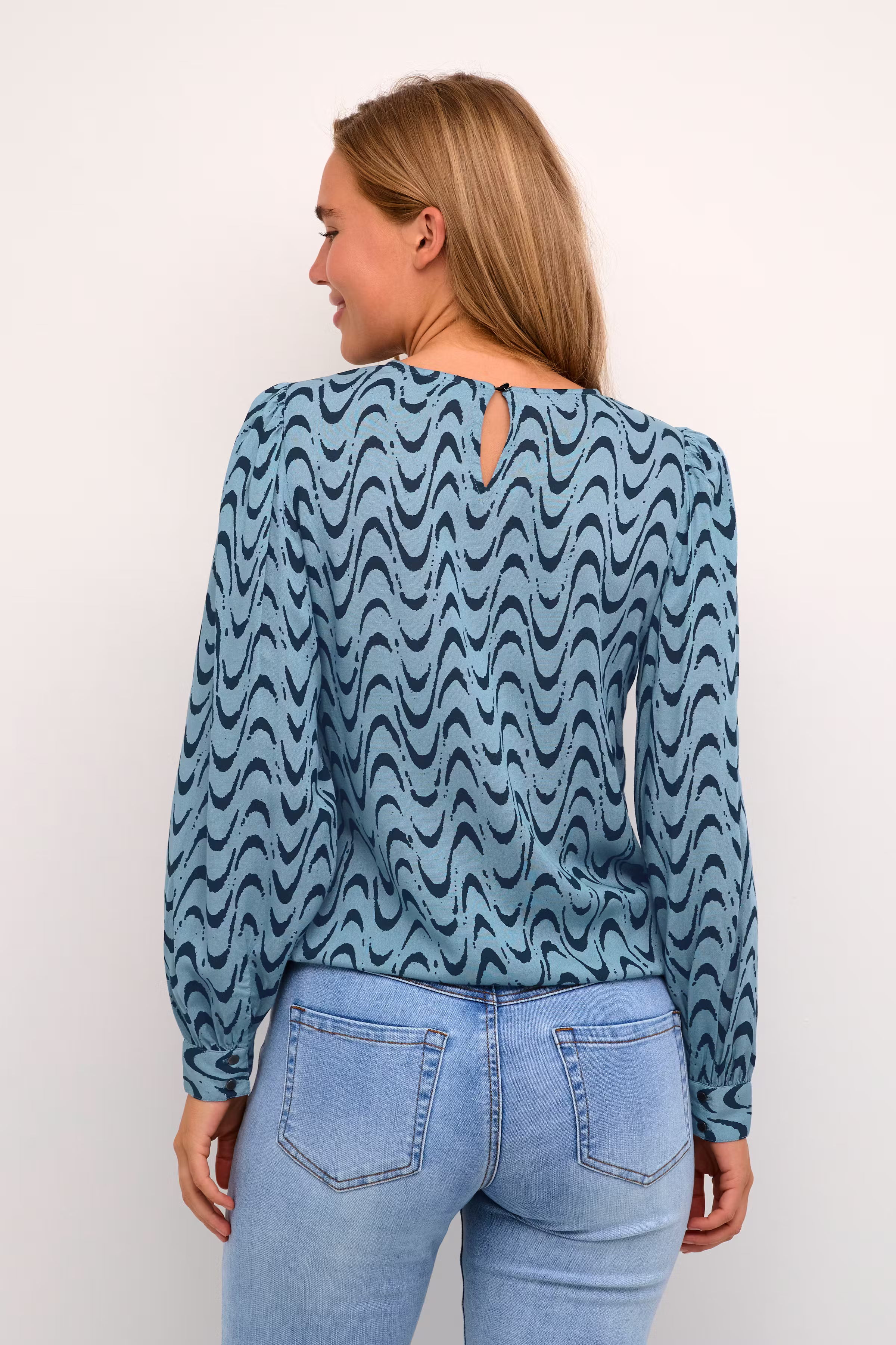 KAmira Top LOOKBOOK BACK 10508286-105321