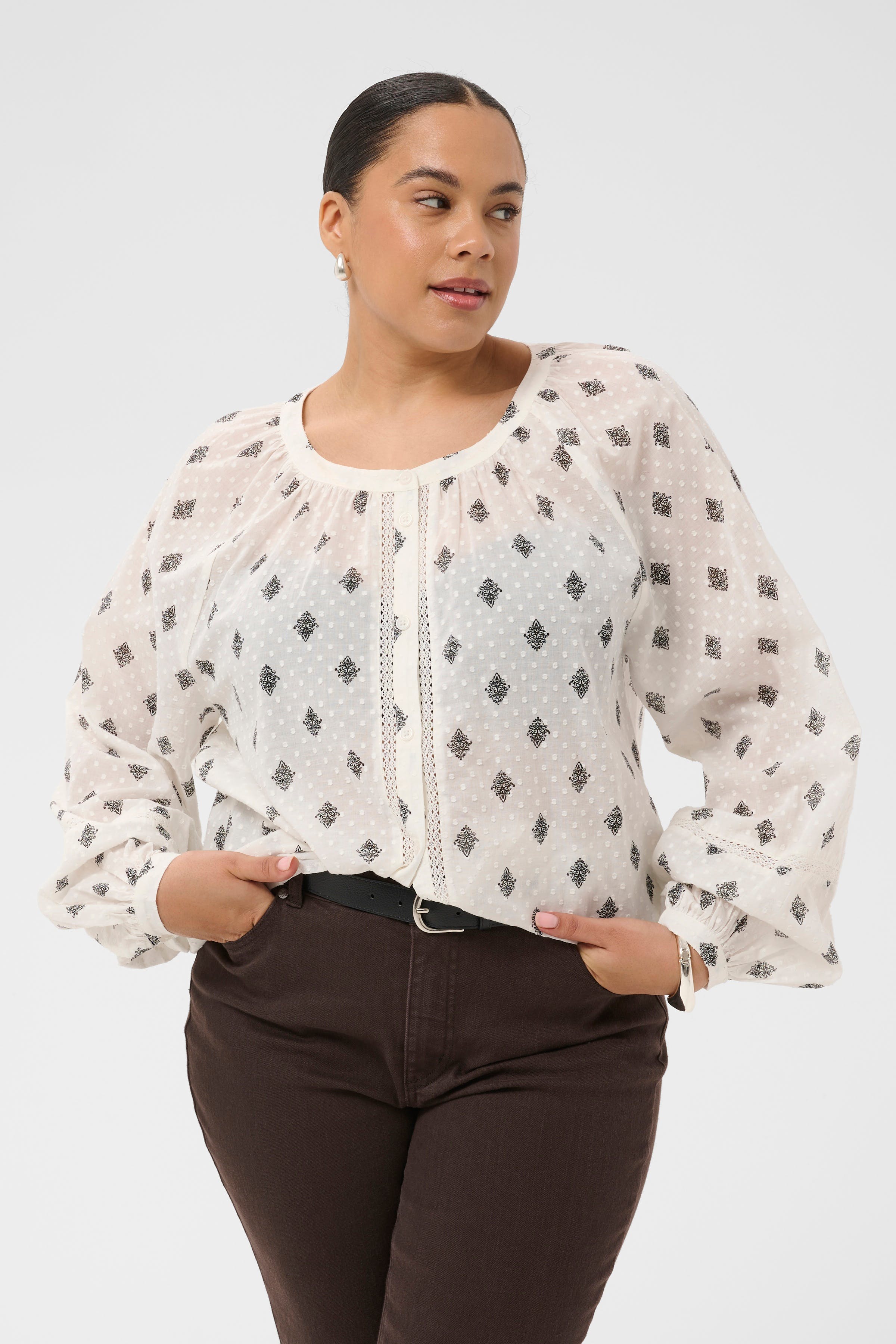 KCwily Shirt LOOKBOOK FRONT 10584236-109528