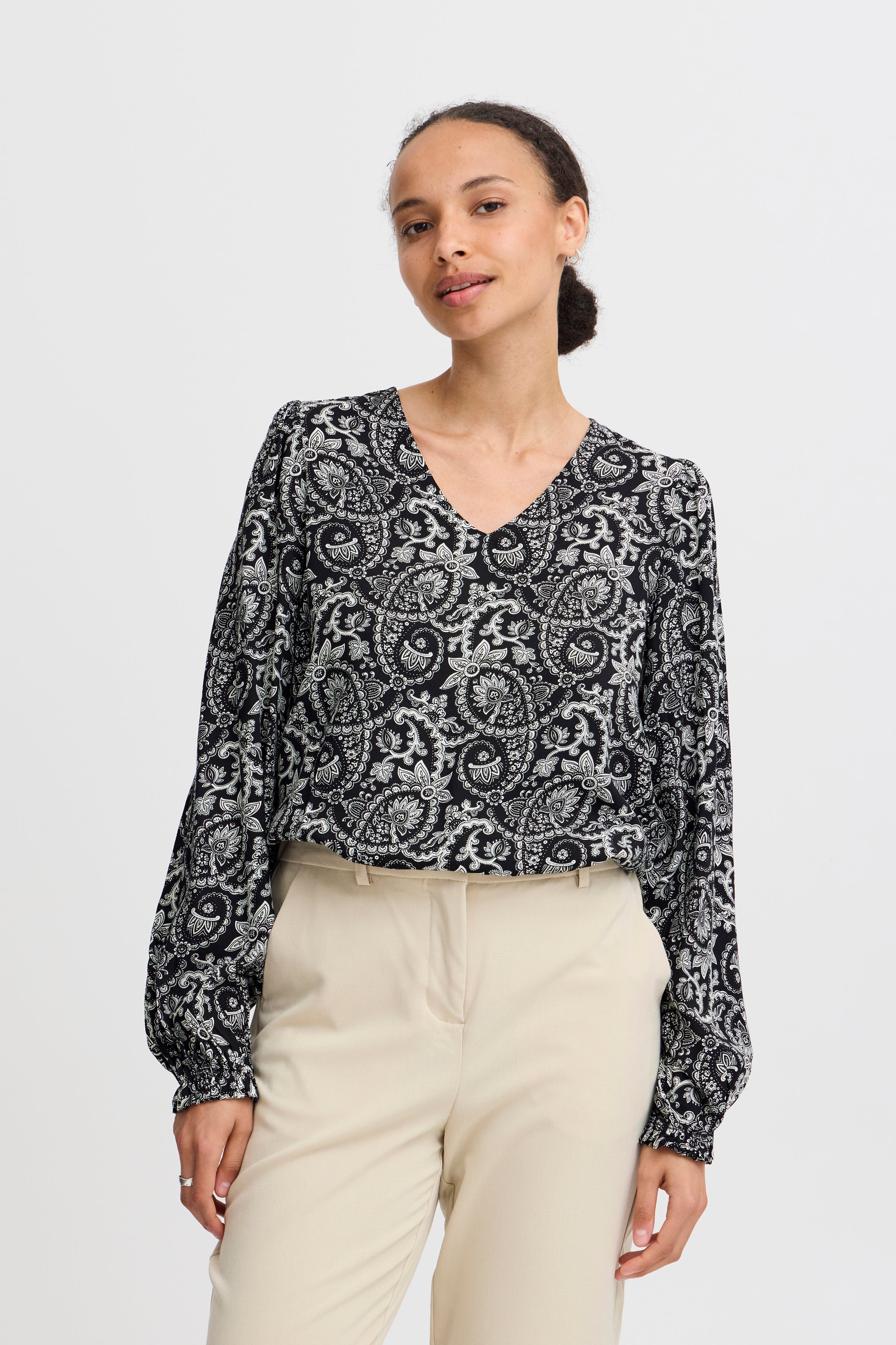 Langermet bluse LOOKBOOK FRONT 20816137-200453