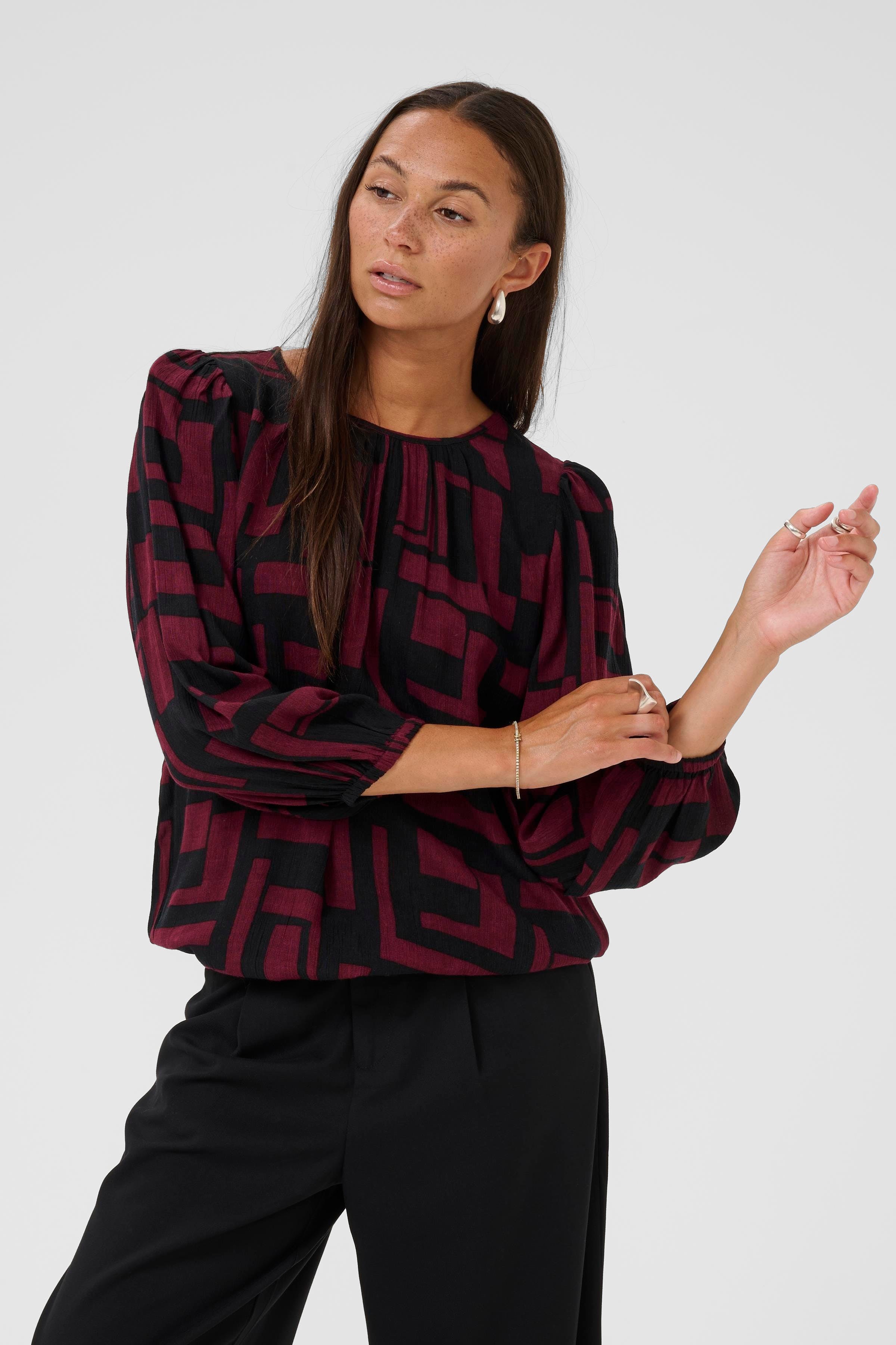 KAlorina Bluse LOOKBOOK FRONT 10510737-108792