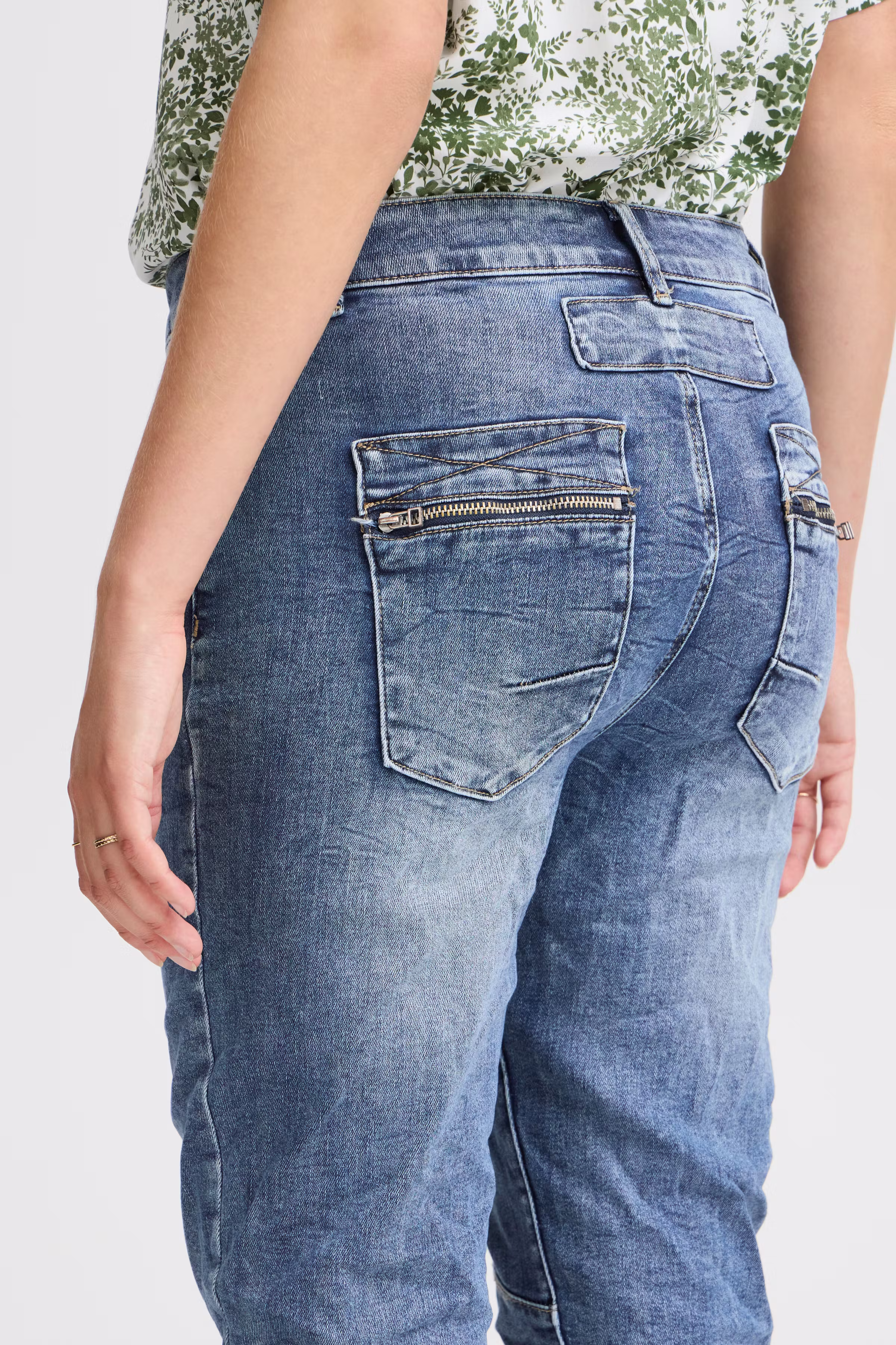 Jeans LOOKBOOK DETAIL 22100652-203403