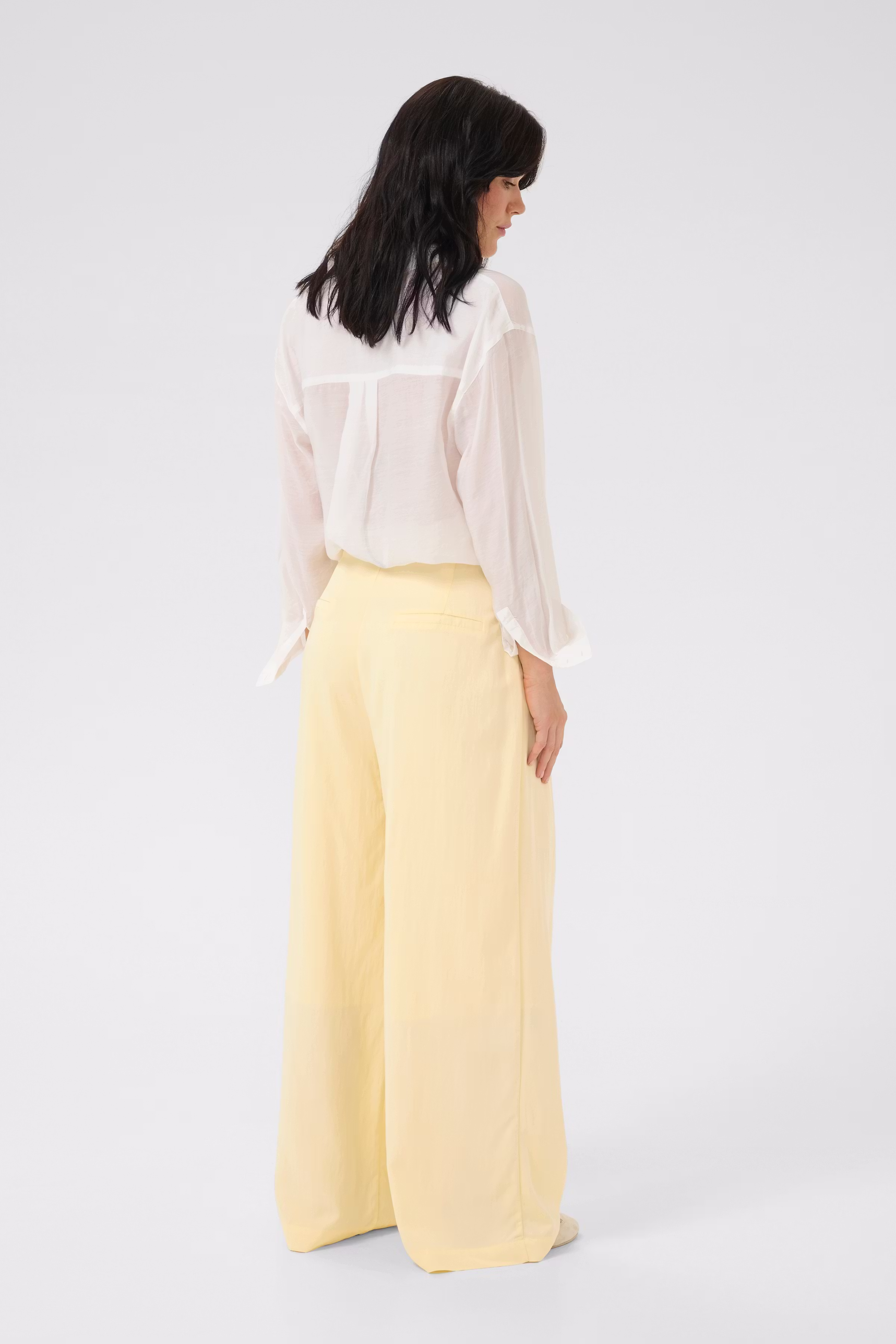 GildaMW Hose LOOKBOOK BACK 10705139-120715