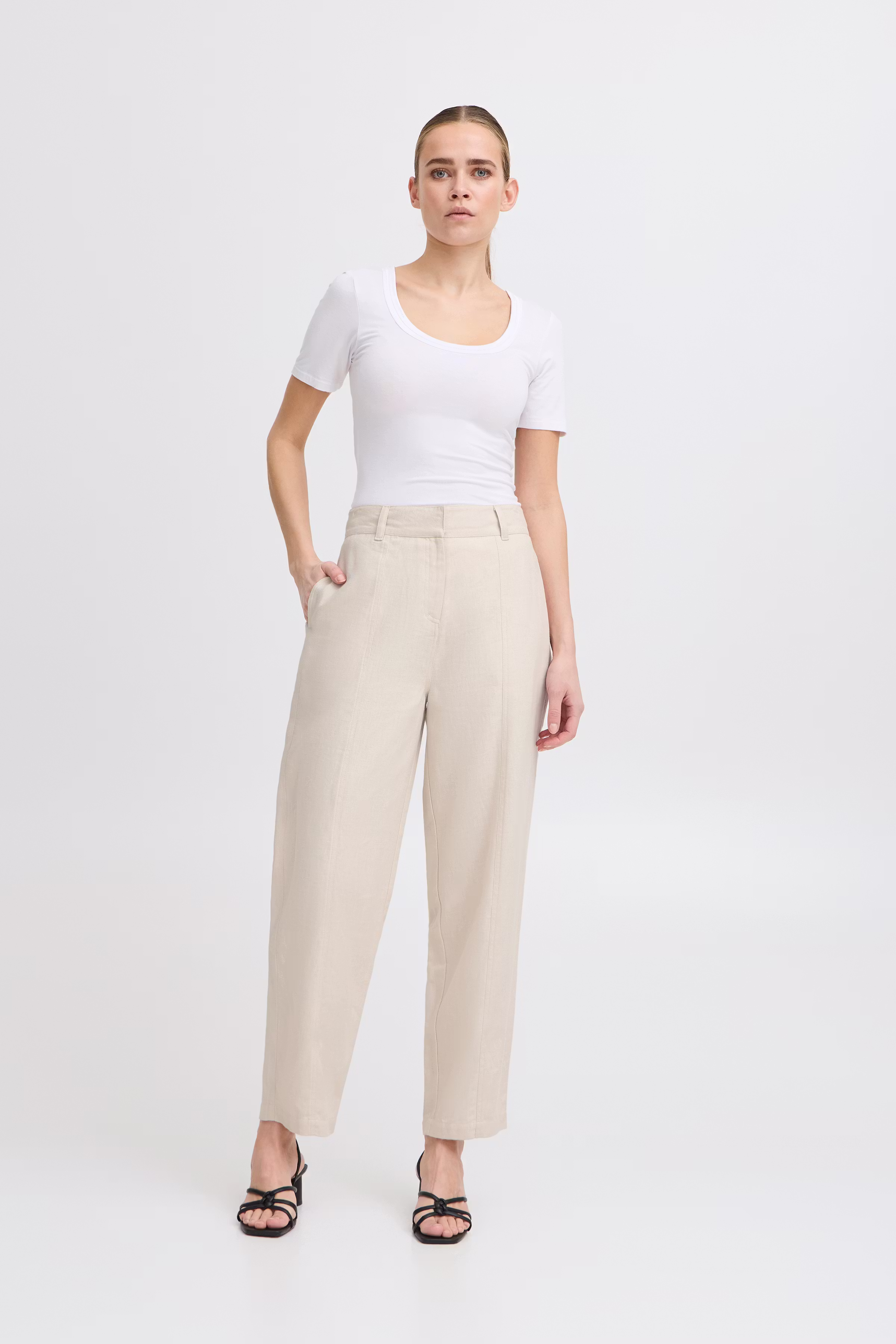 IHZAHRA PA Casual Hose LOOKBOOK FRONT 20122427-1309051