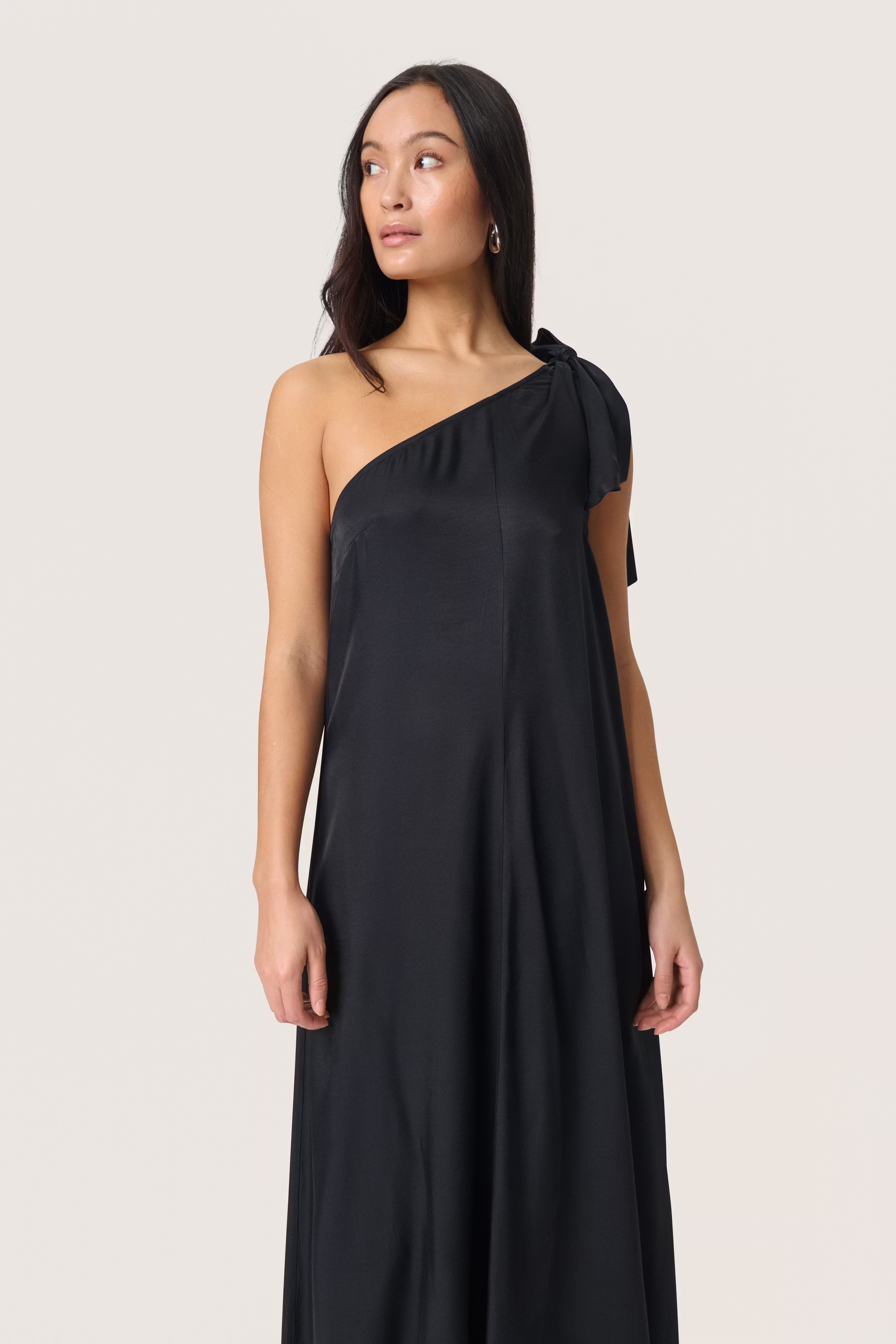 SLBecca Kleid LOOKBOOK FRONT 30408519-194008