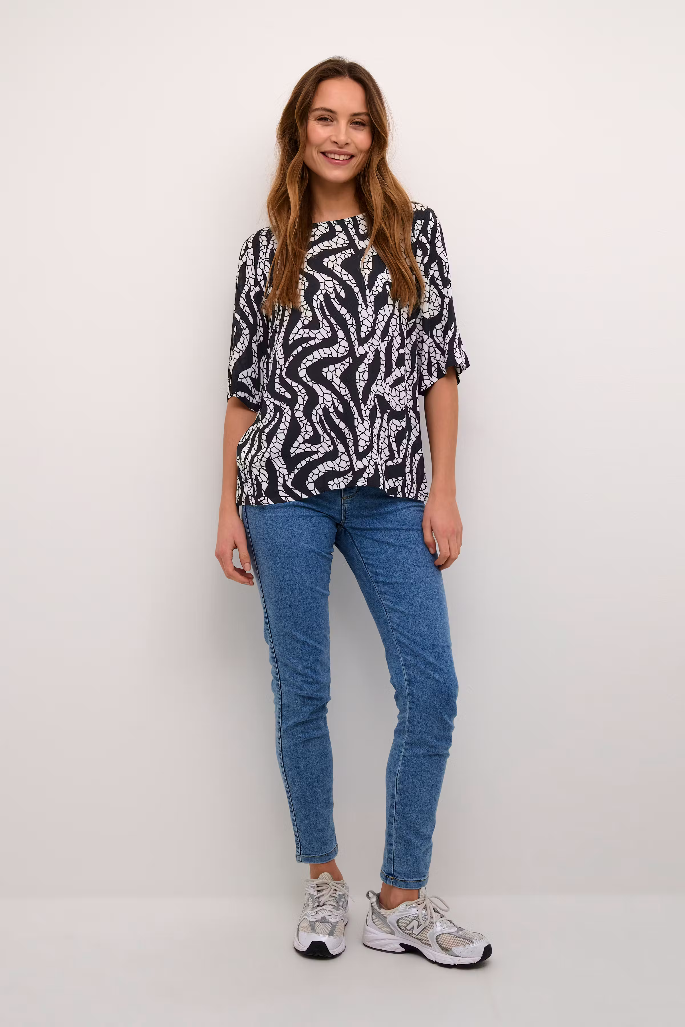 BPzelina Bluse LOOKBOOK FRONT 10590648-105765B